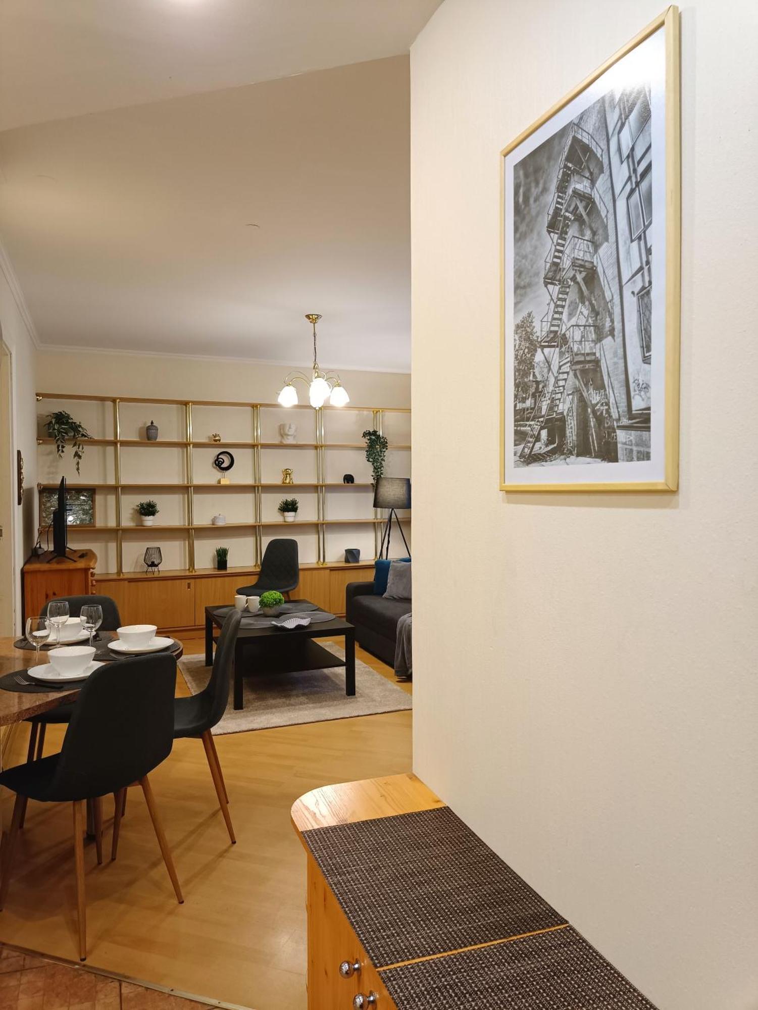 Two Bedroom In Old Town, Up To 6 Guests