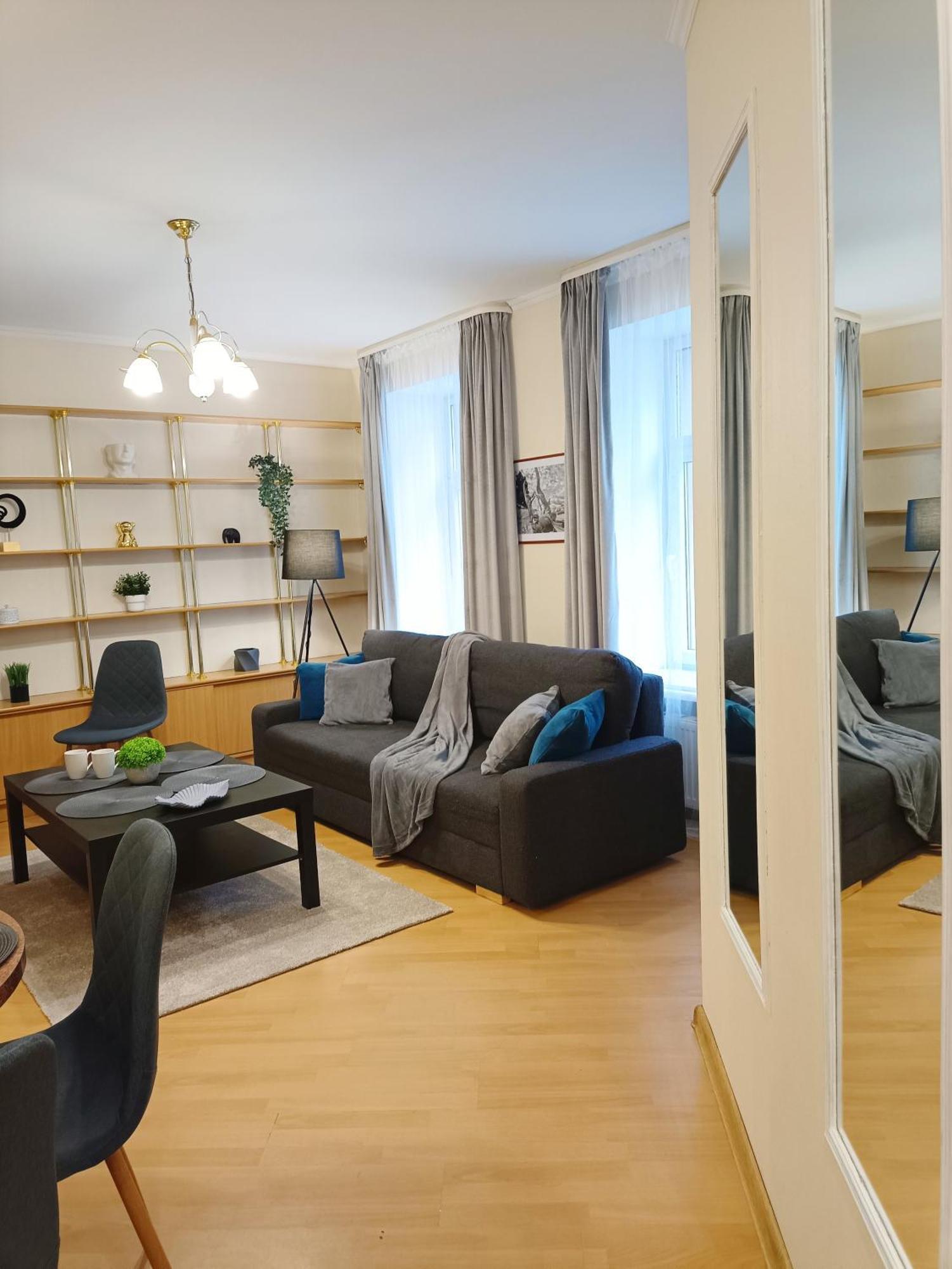 Korter Two Bedroom In Old Town, Up To 6 Guests Riga
