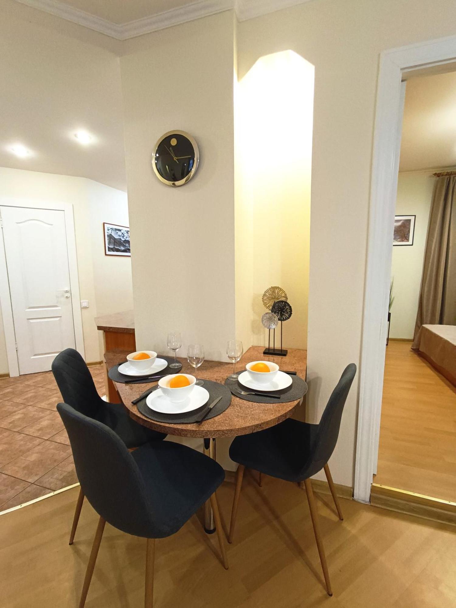 Two Bedroom In Old Town, Up To 6 Guests Riga