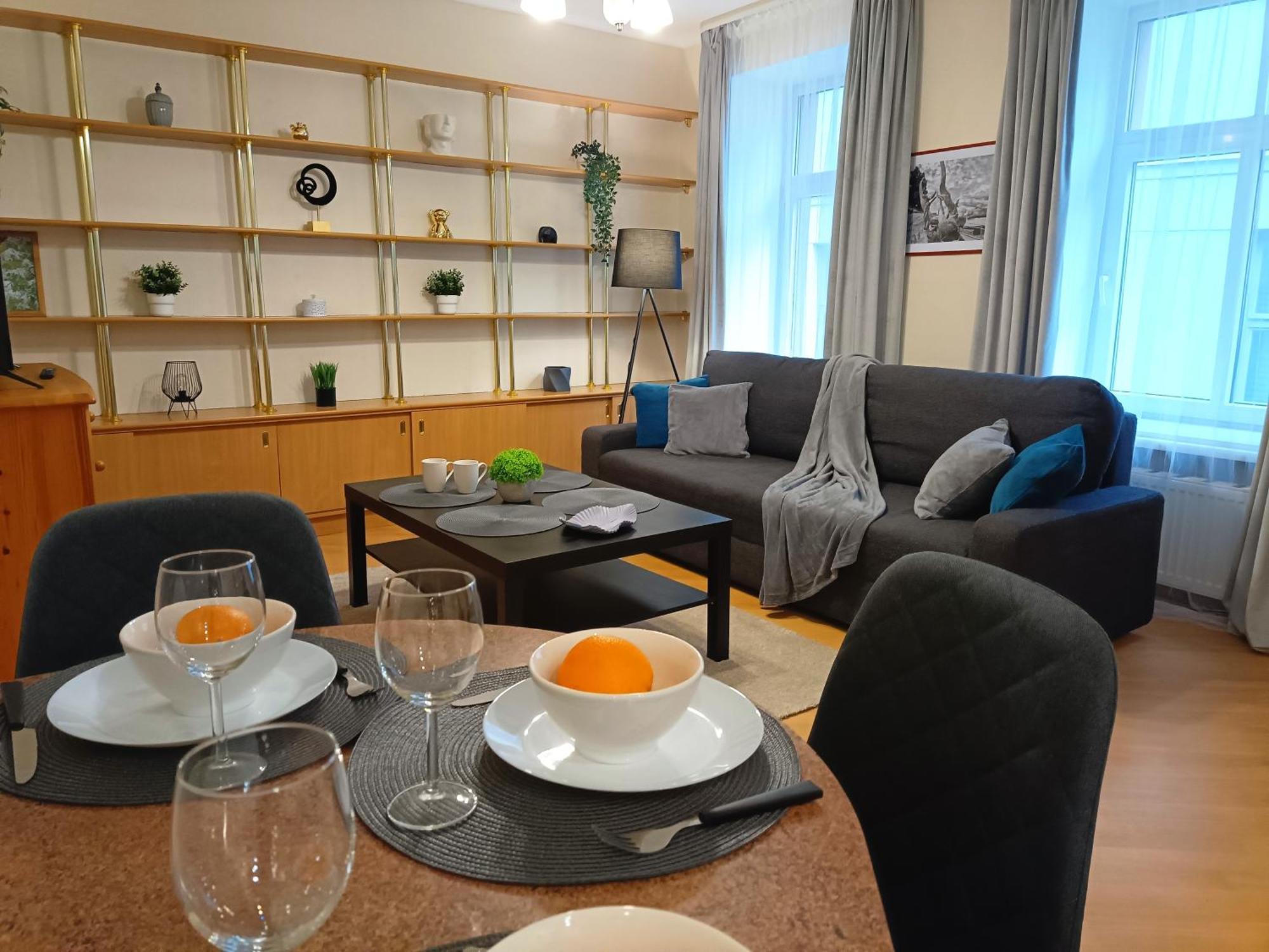 Two Bedroom In Old Town, Up To 6 Guests