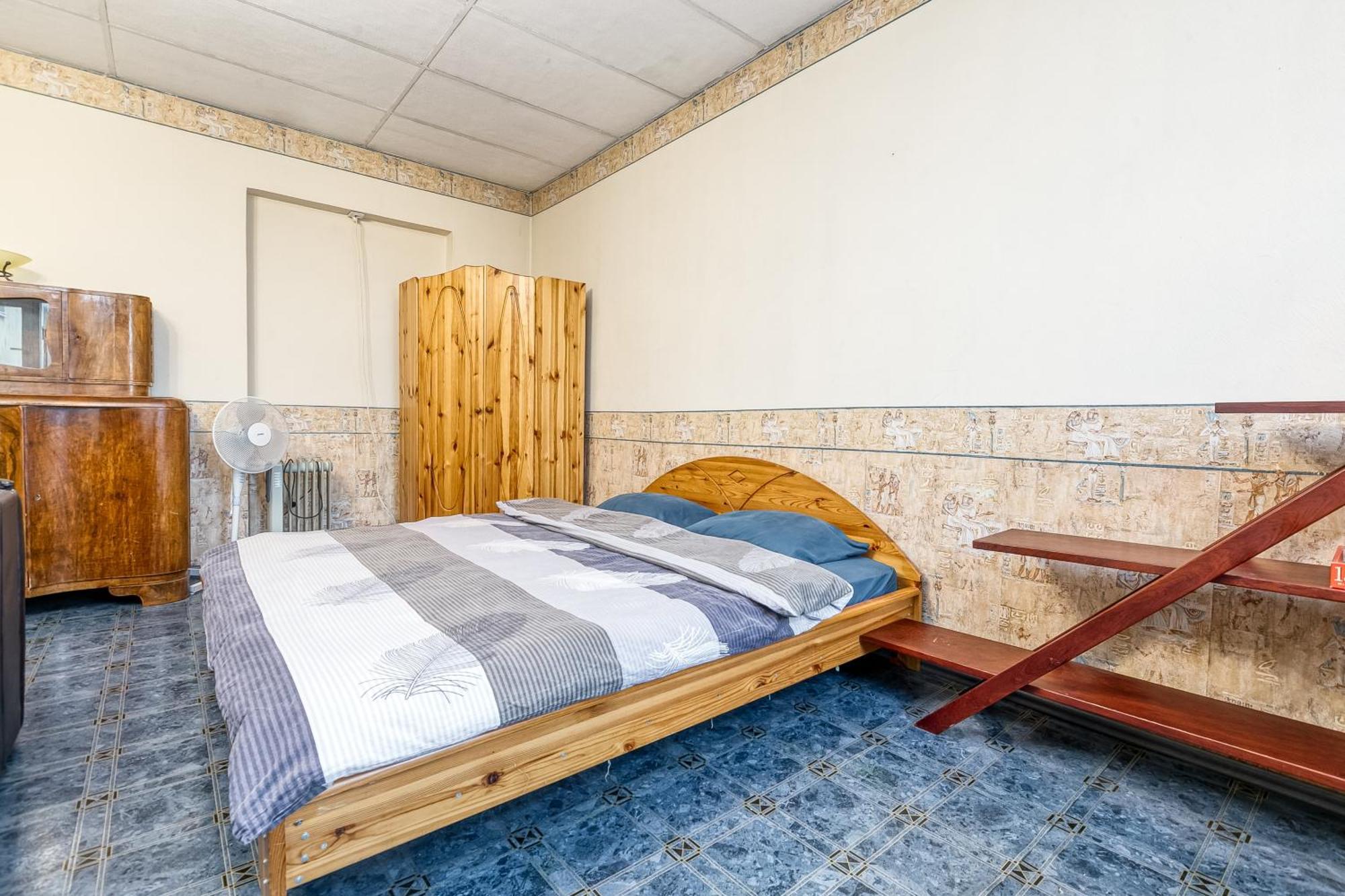Sunny 1 Bedroom In Centre Of Apartment *