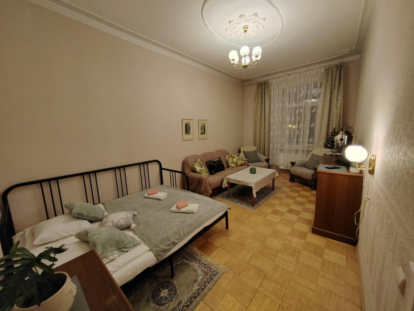 Huoneisto Cozy, Spacious Gertruda Self Chek In 20 Min To Old With Car 5 Min
