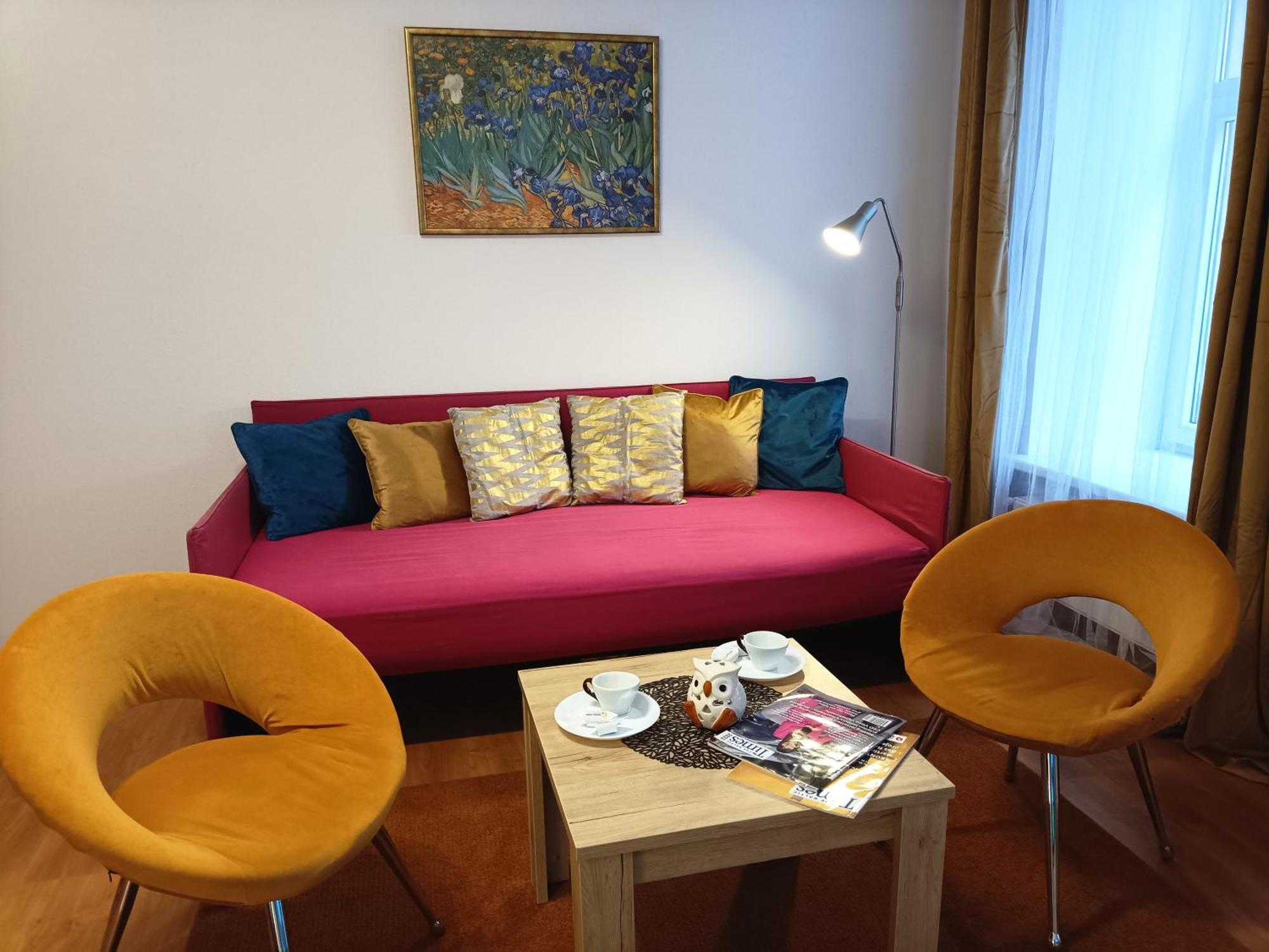 Old Town Sunny Bee Prime Location Apartment