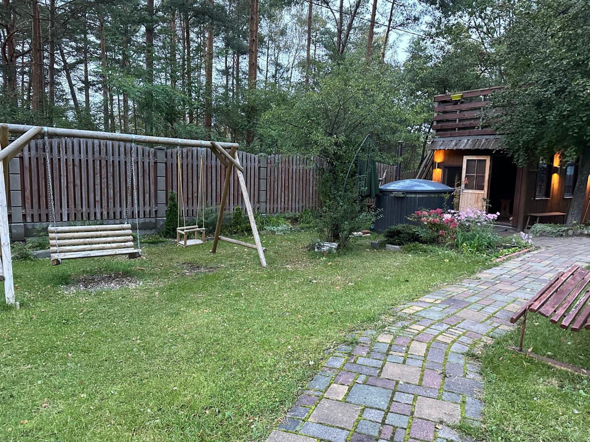 House By The Sea With Hot Tub Ferienhaus Riga