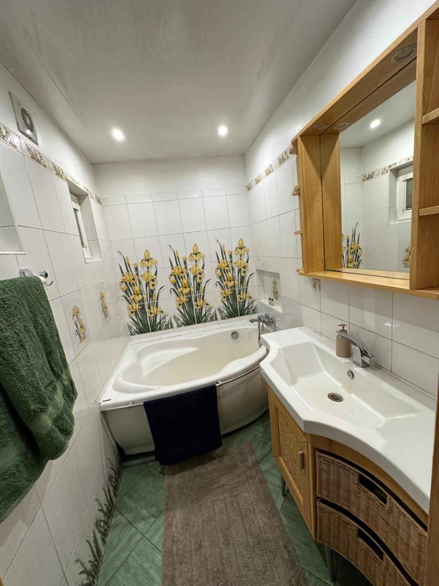 Ferienhaus House By The Sea With Hot Tub
