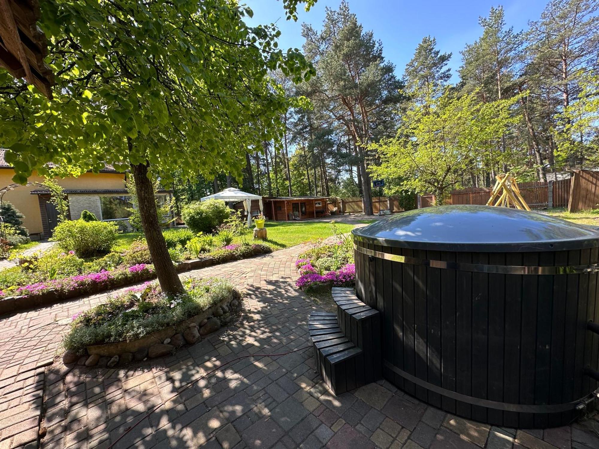 House By The Sea With Hot Tub Ferienhaus