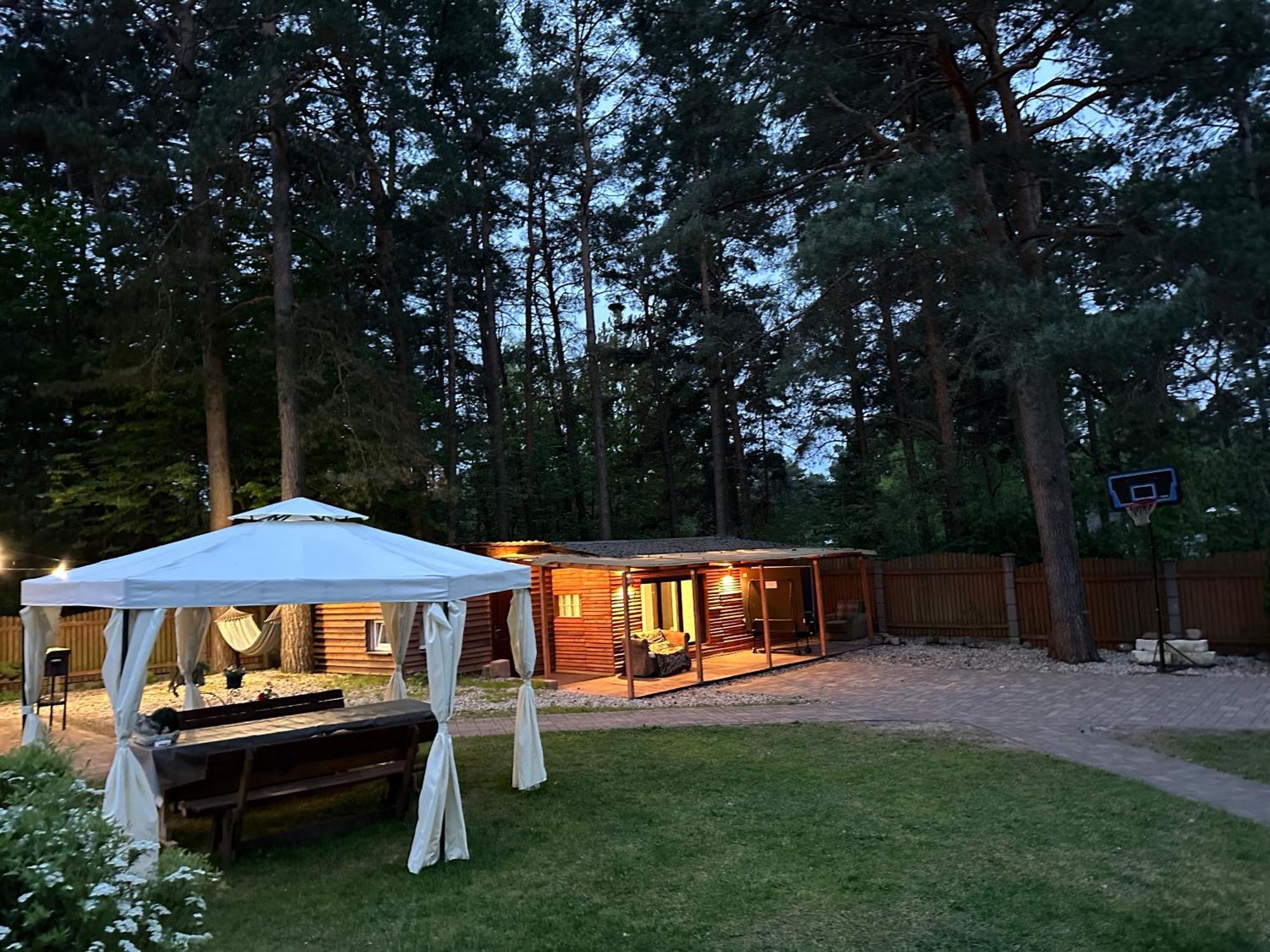 Ferienhaus House By The Sea With Hot Tub Riga