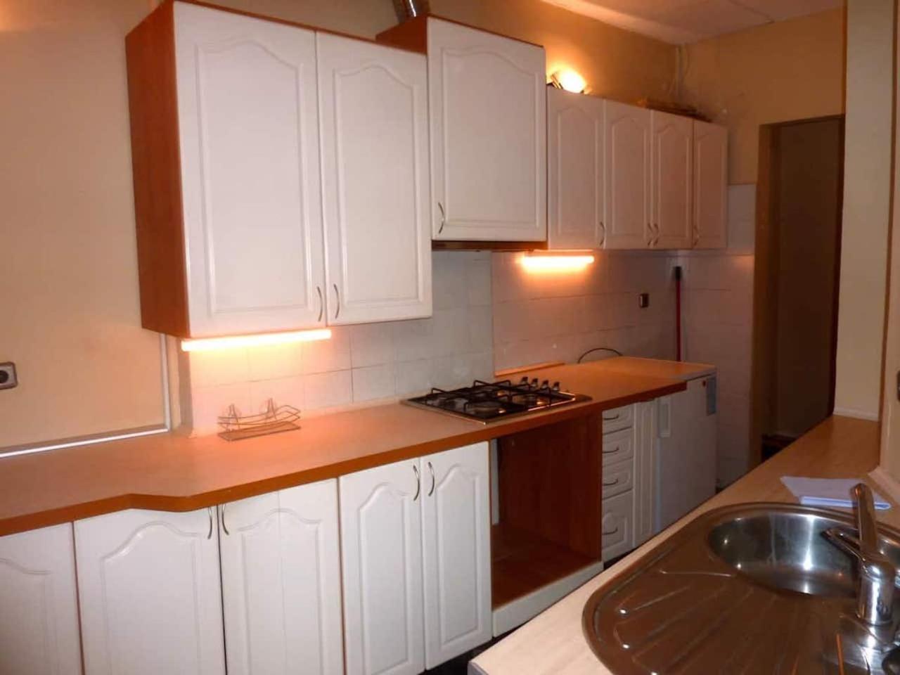 Sunny 1 Bedroom In Centre Of Apartment