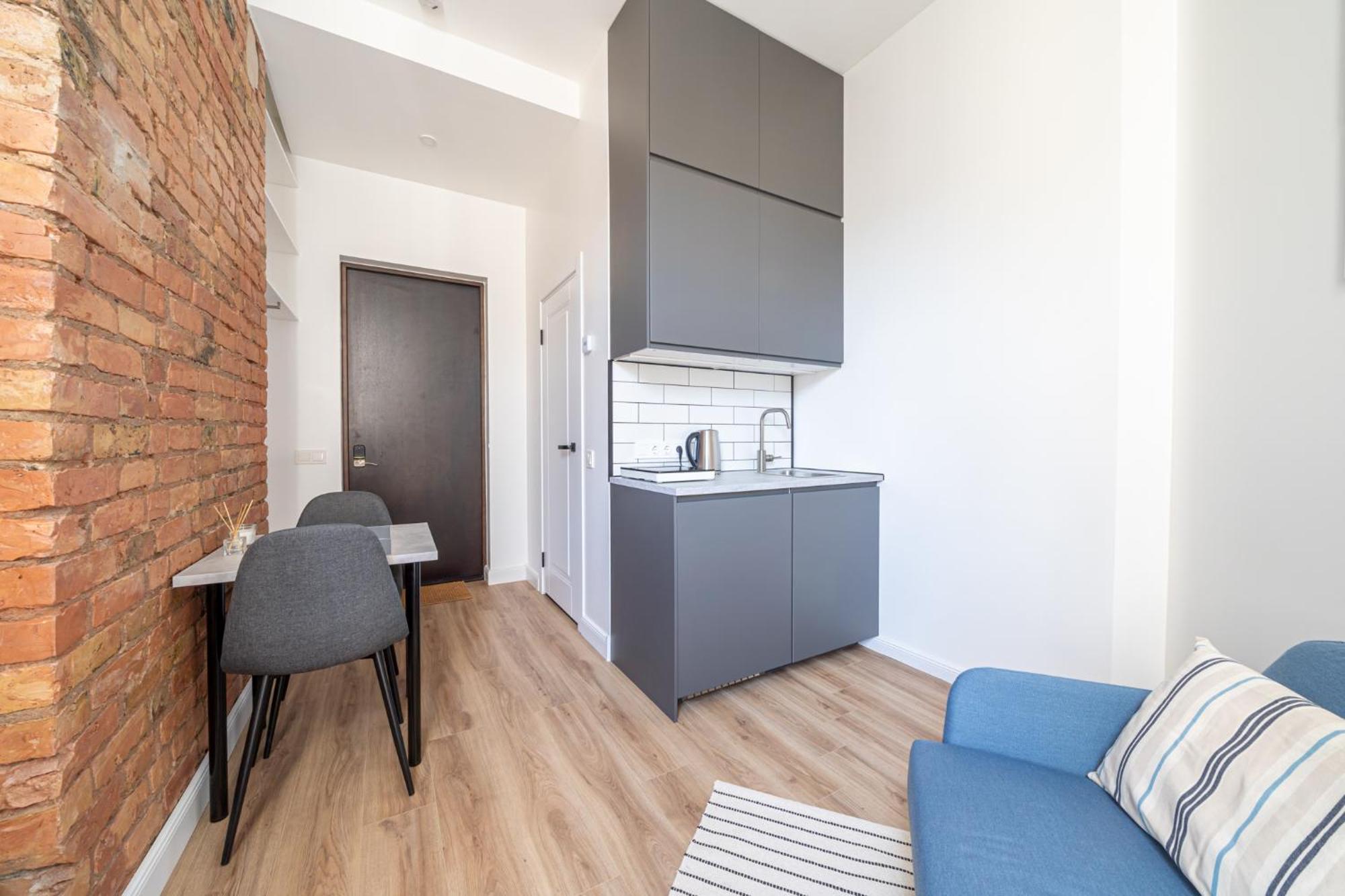 Prestigious Former Library - Perfect Location Apartment