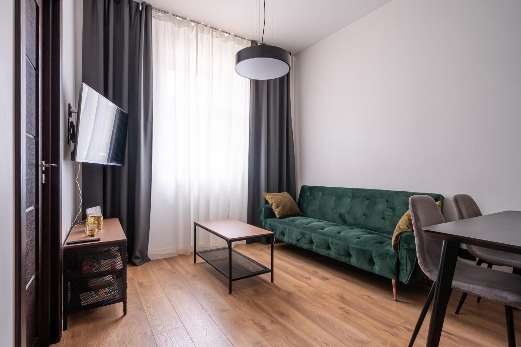 Lienes Iela Gem 1br With Fireplace In Historic Unesco Center Riga