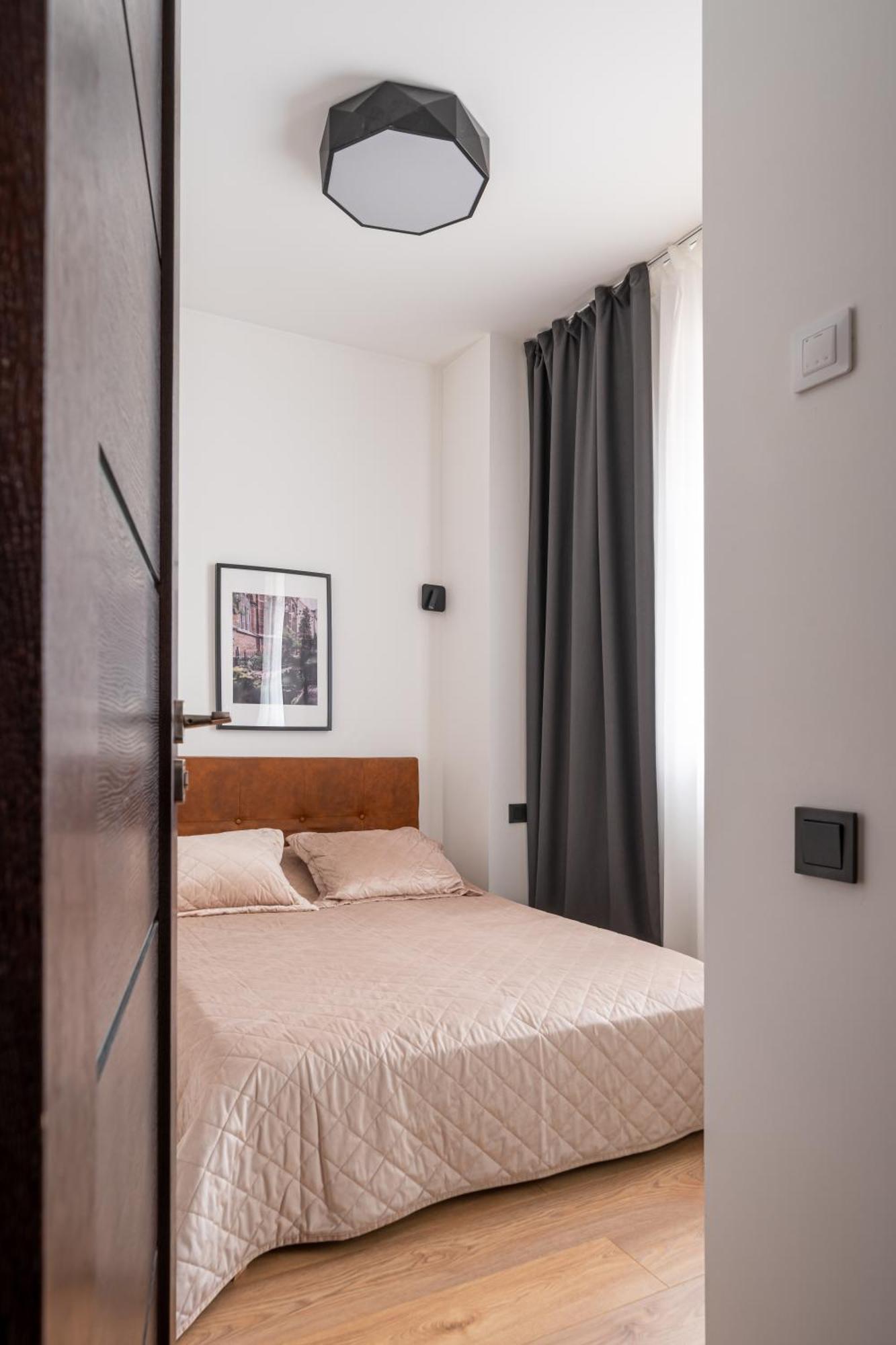 Dzīvoklis Lienes Iela Gem 1br With Fireplace In Historic Unesco Center