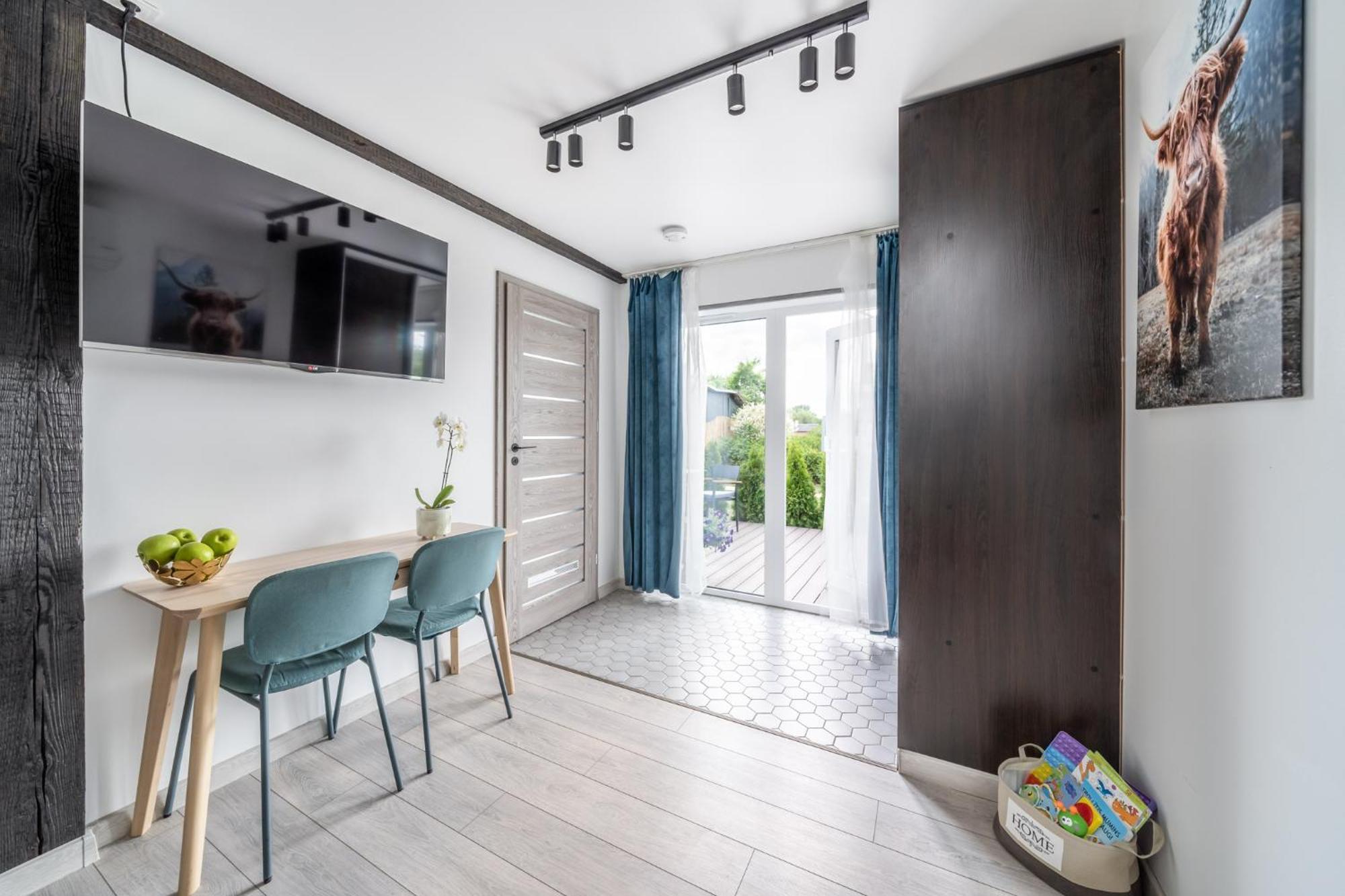 Family Garden With Free Private Parking & Playground