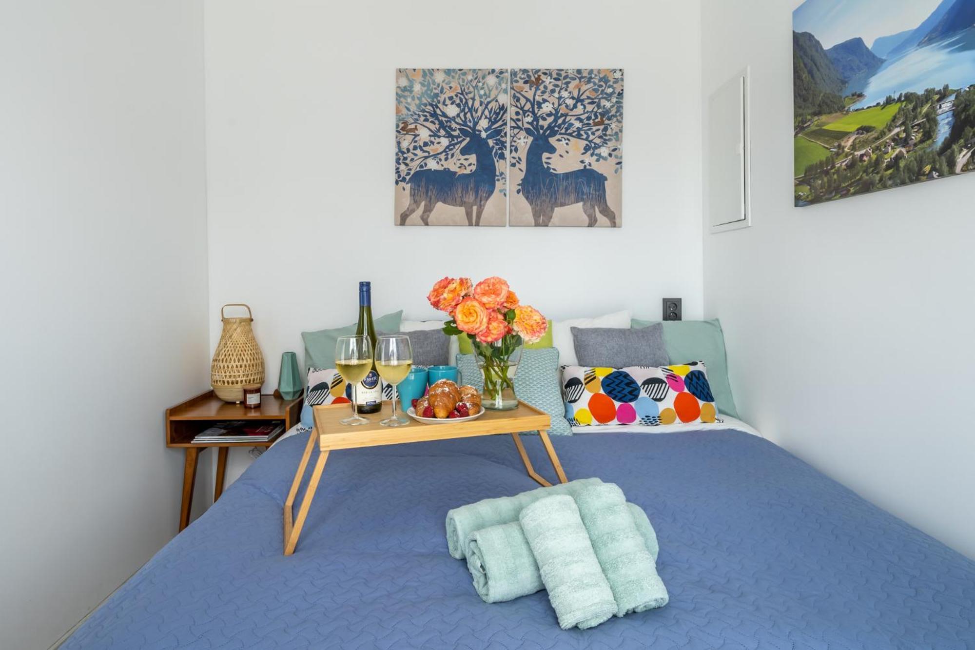 Family Garden With Free Private Parking & Playground *