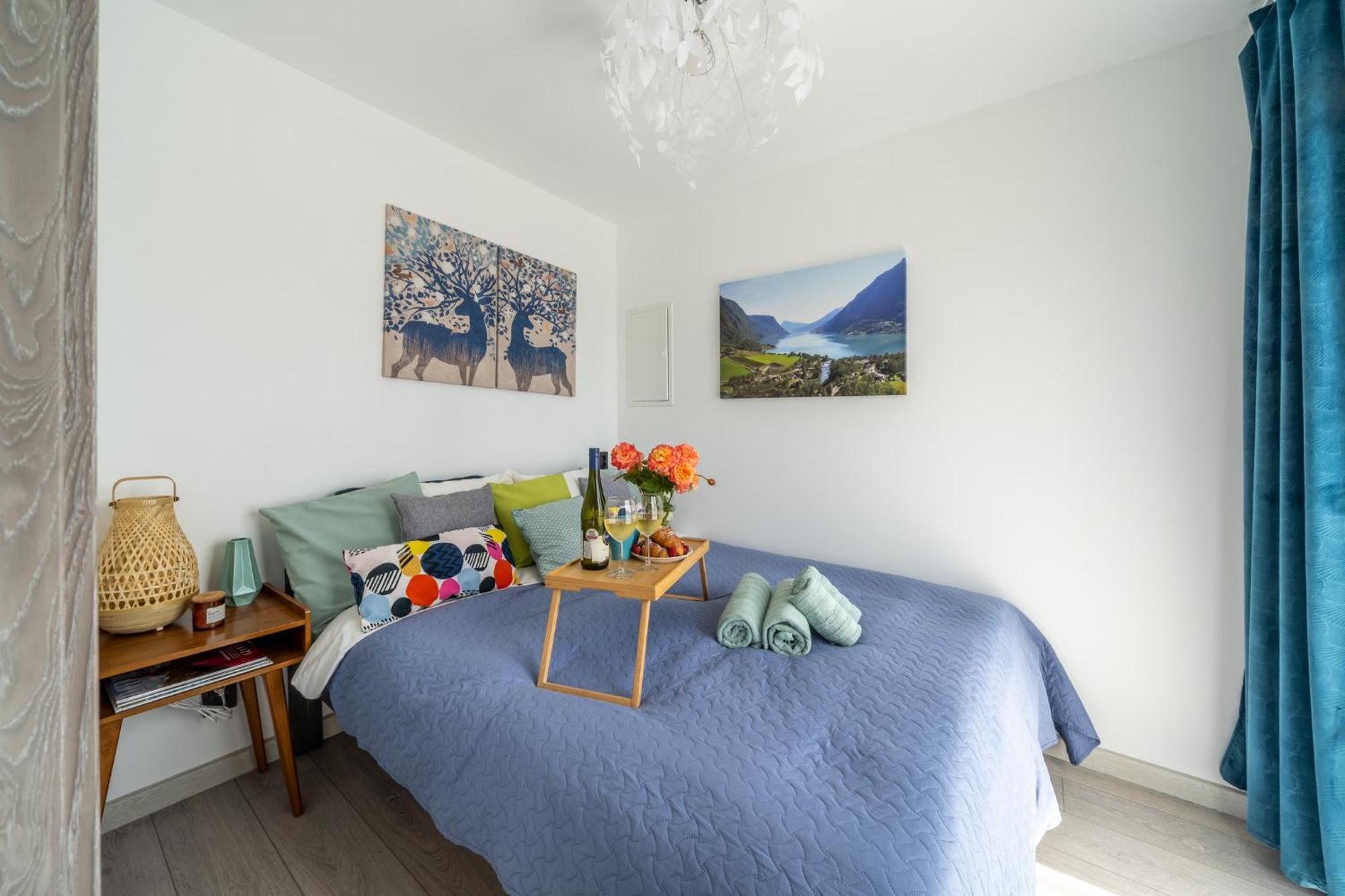 Family Garden With Free Private Parking & Playground Apartment *