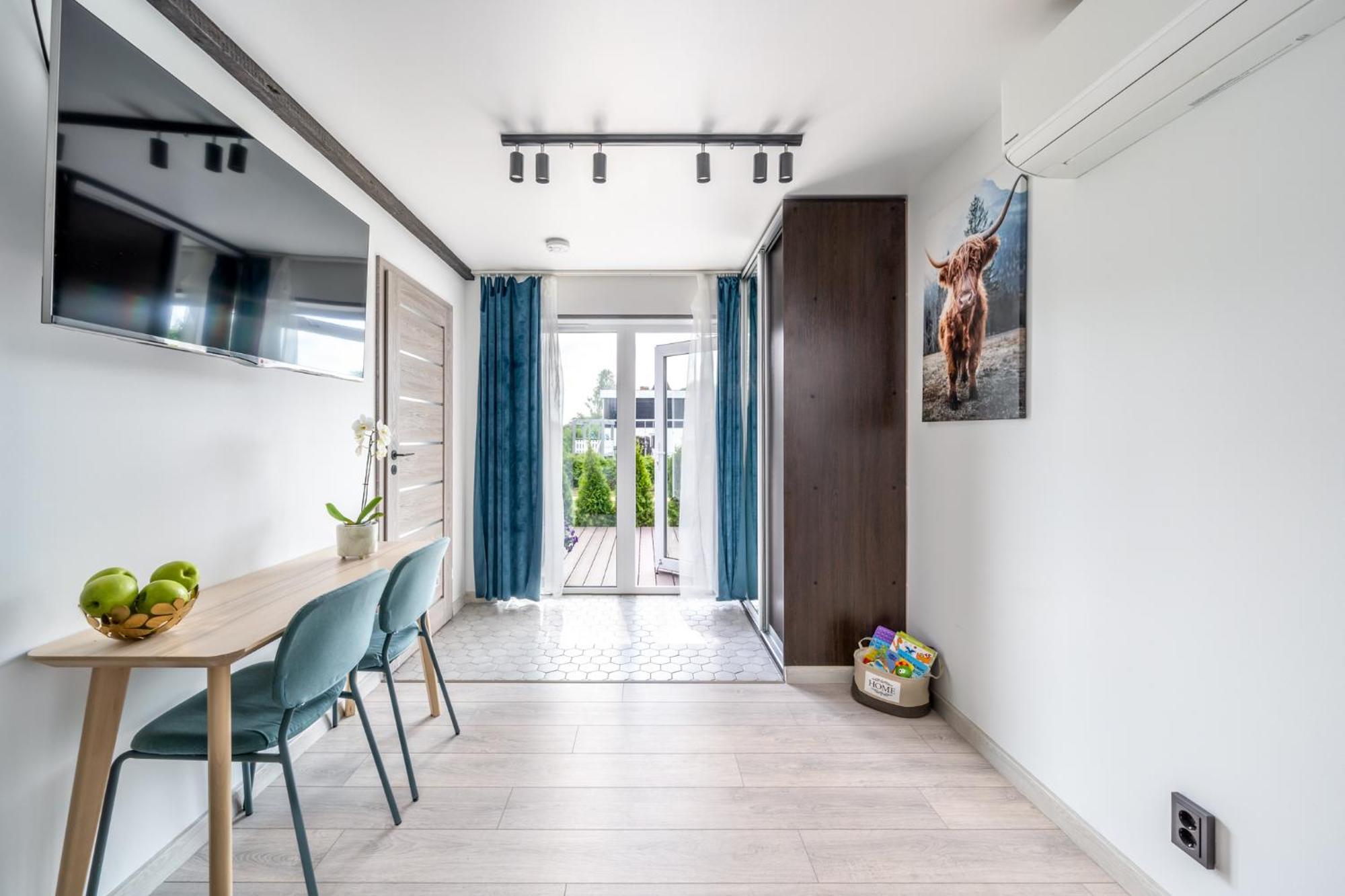 Family Garden With Free Private Parking & Playground *