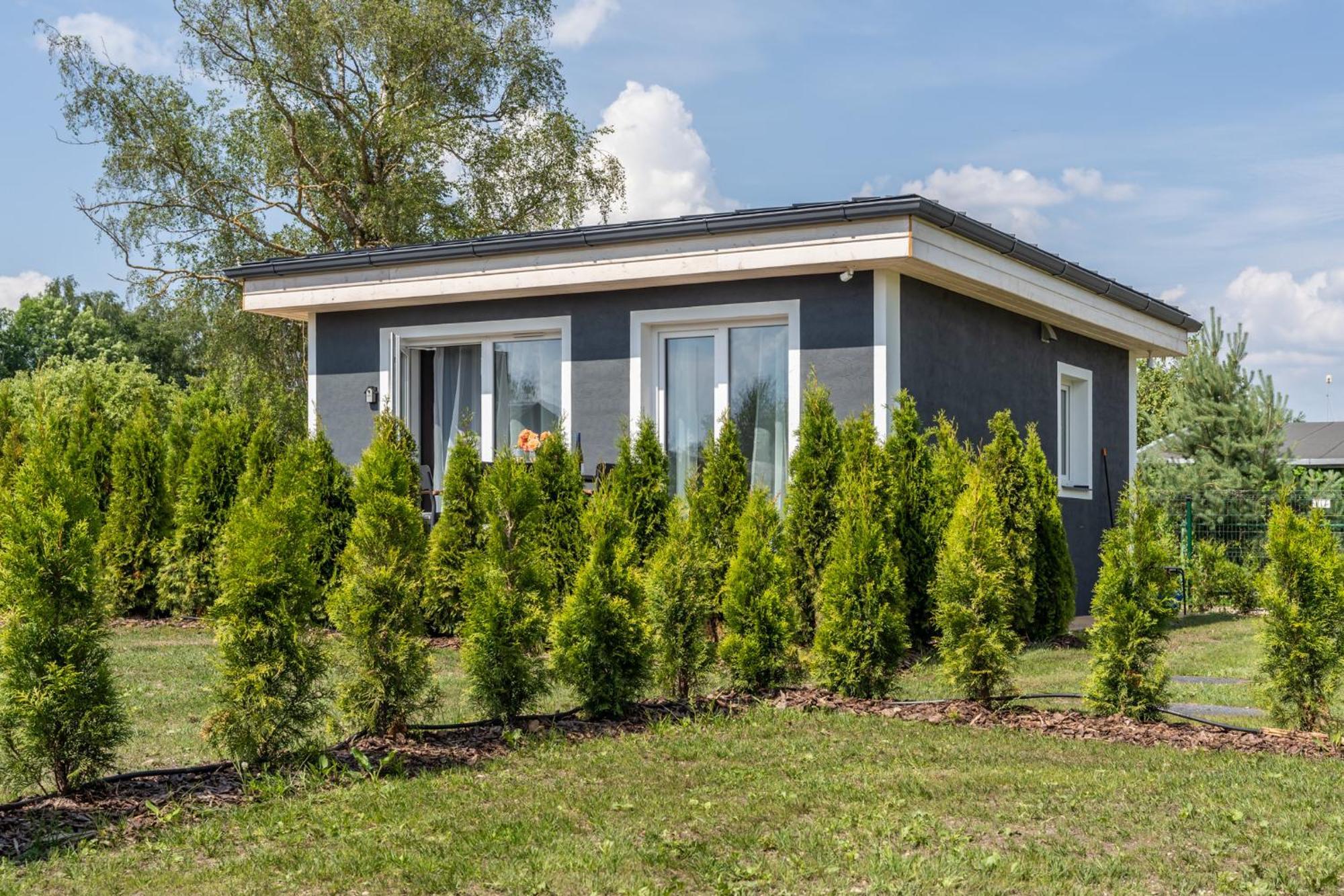 Family Garden With Free Private Parking & Playground Dzīvoklis *