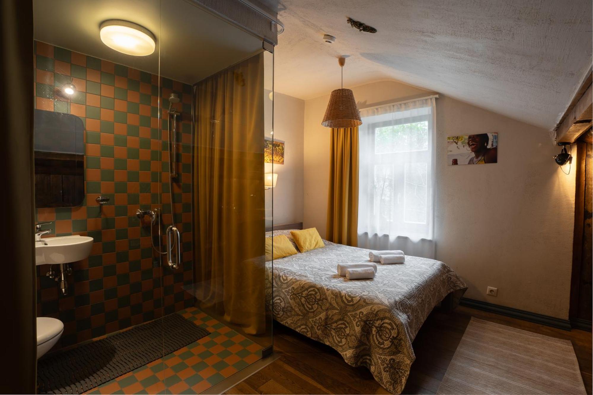 Hotel Two Wheels