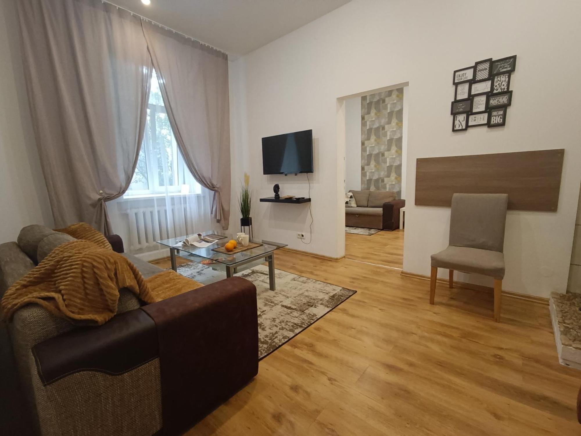 Căn hộ Center Two With One Bedroom, Up To 5 Guests, Self Check-in, Free Parking *