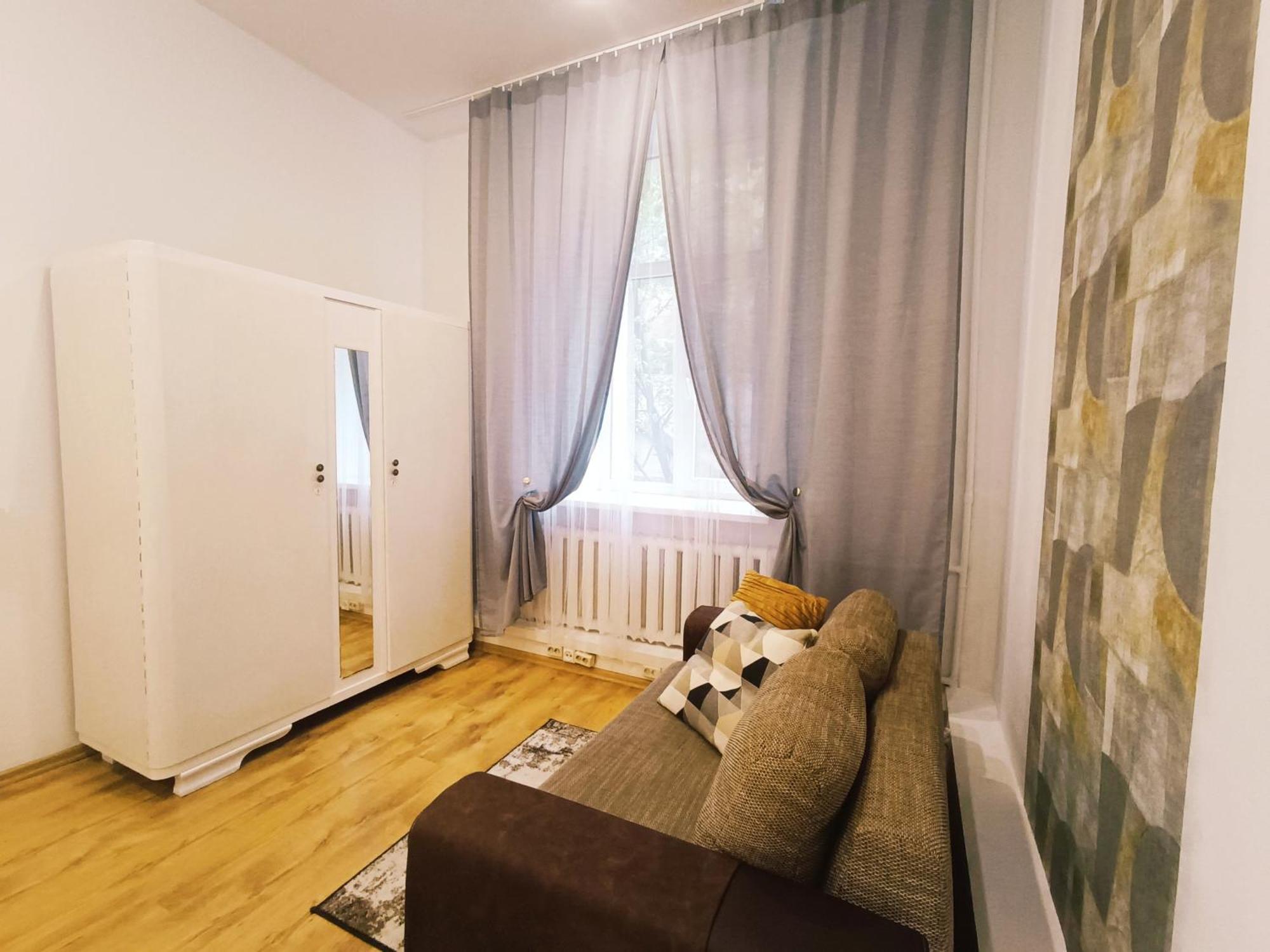 Center Two With One Bedroom, Up To 5 Guests, Self Check-in, Free Parking Căn hộ