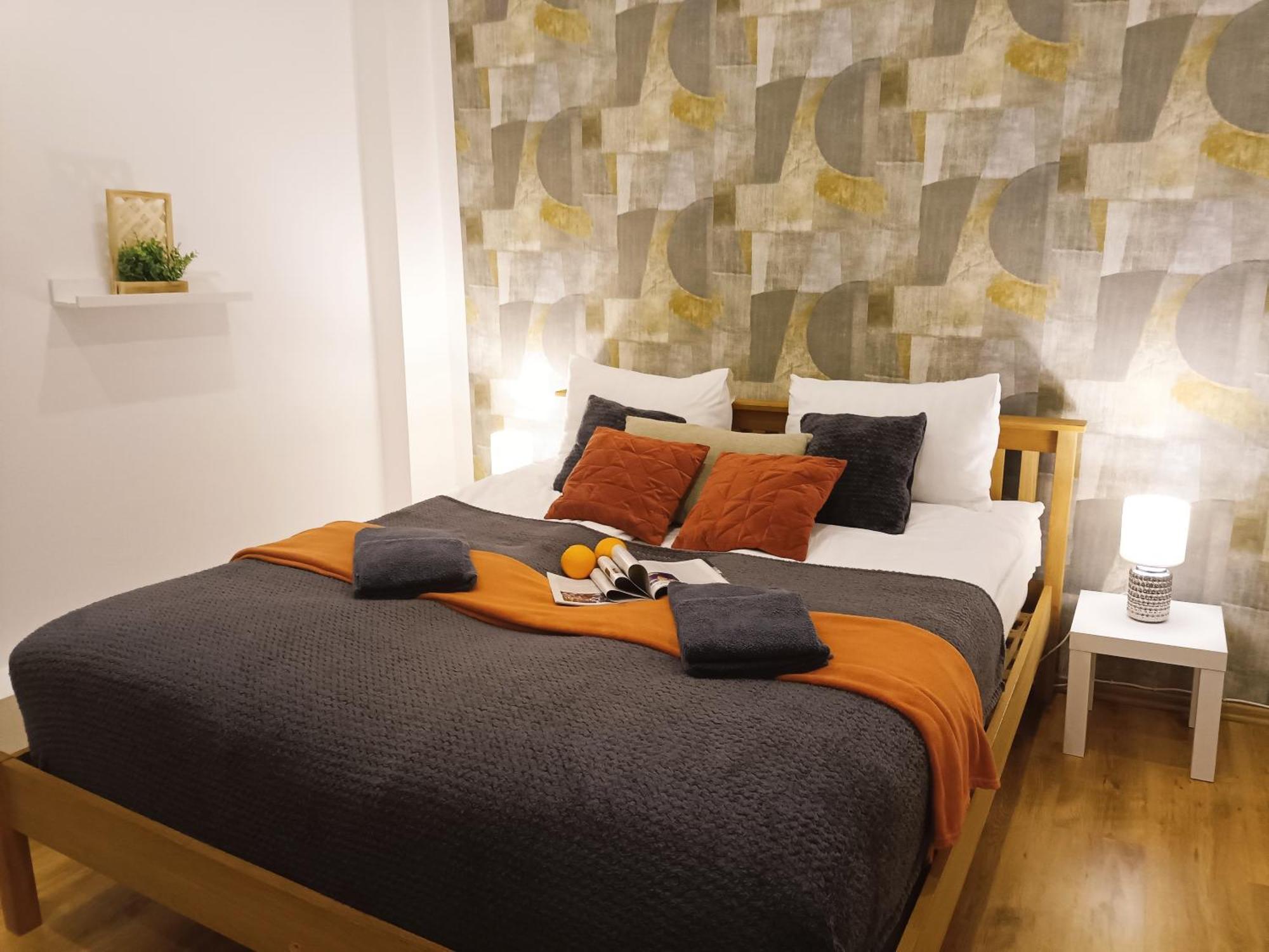 Căn hộ Center Two With One Bedroom, Up To 5 Guests, Self Check-in, Free Parking *