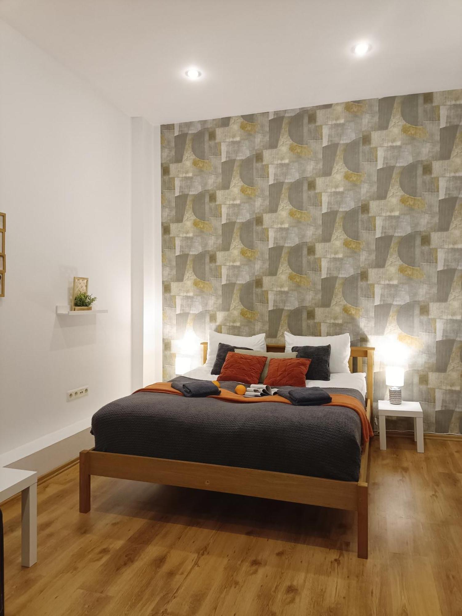 Center Two With One Bedroom, Up To 5 Guests, Self Check-in, Free Parking * Riga