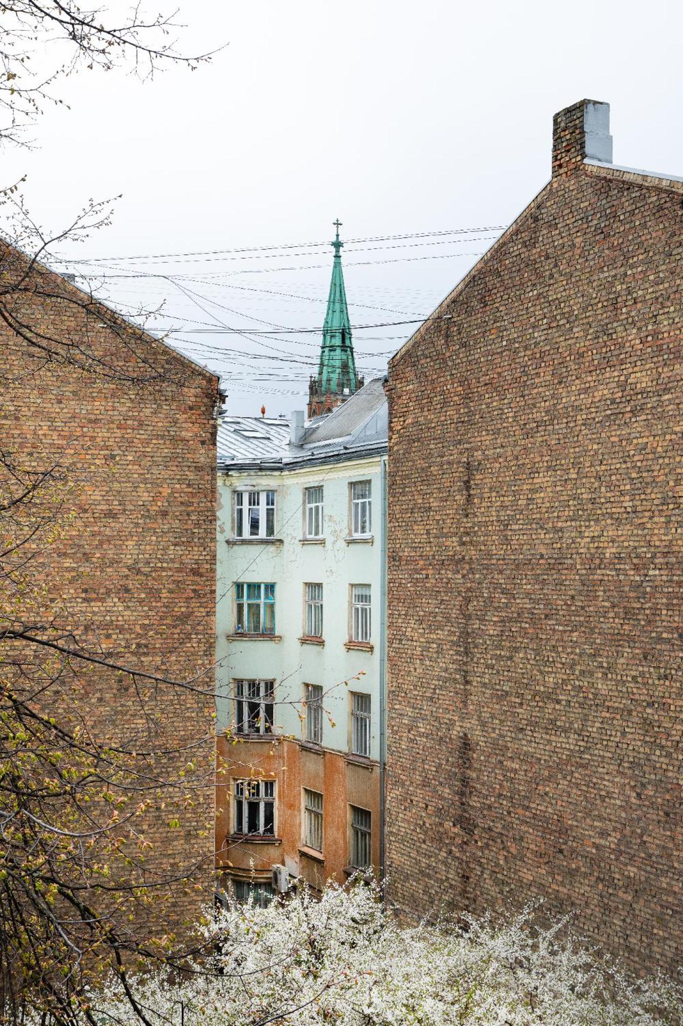 Dzīvoklis Brivibas Yard With Parking In Center *