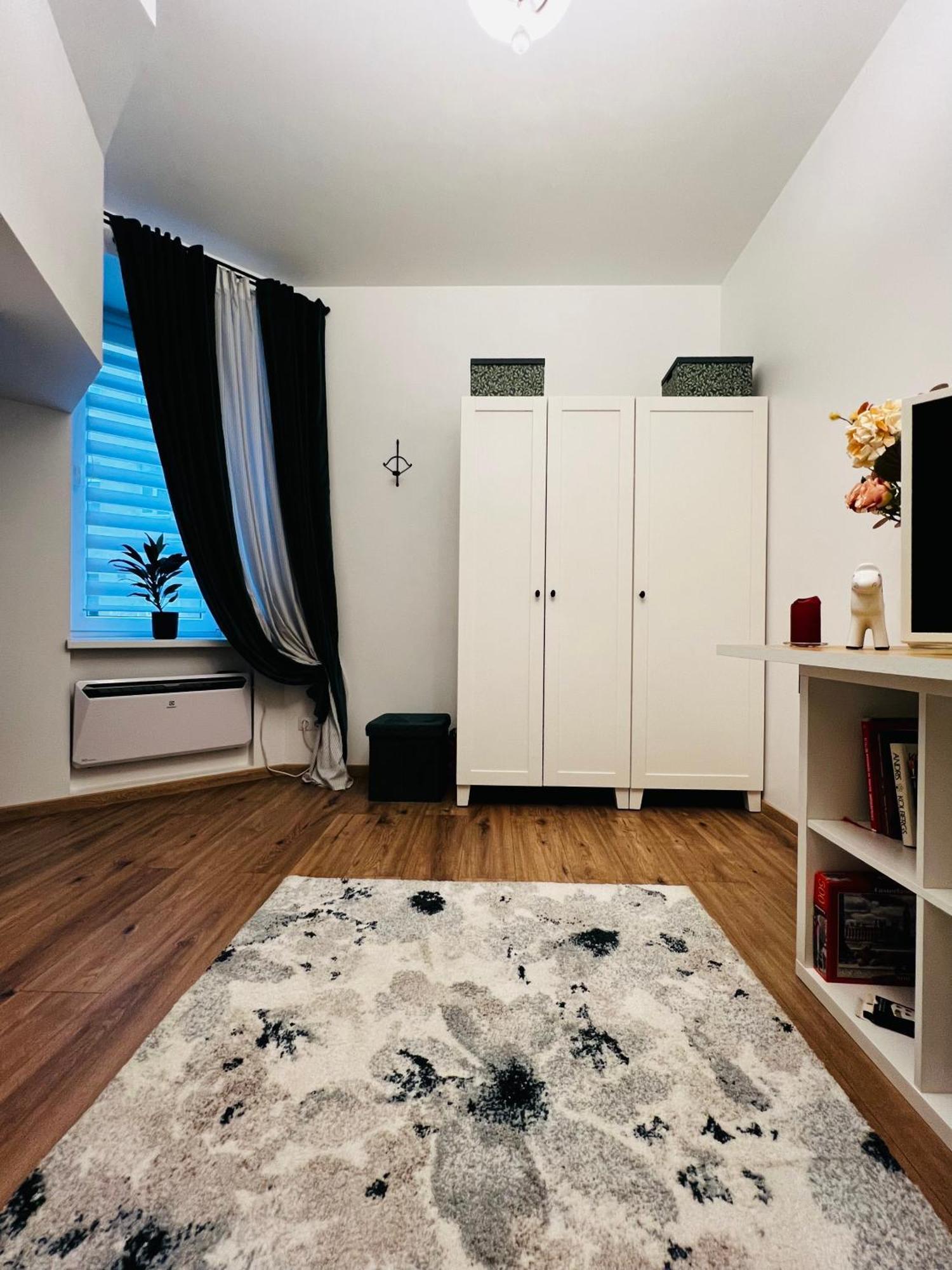 Green Apartment *