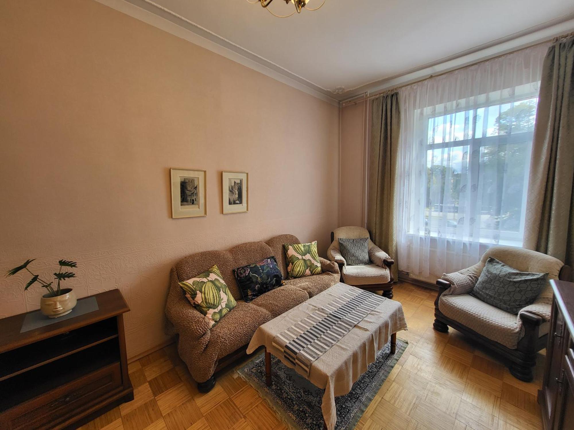 Huoneisto Cozy, Spacious Gertruda Self Chek In 20 Min To Old With Car 5 Min *