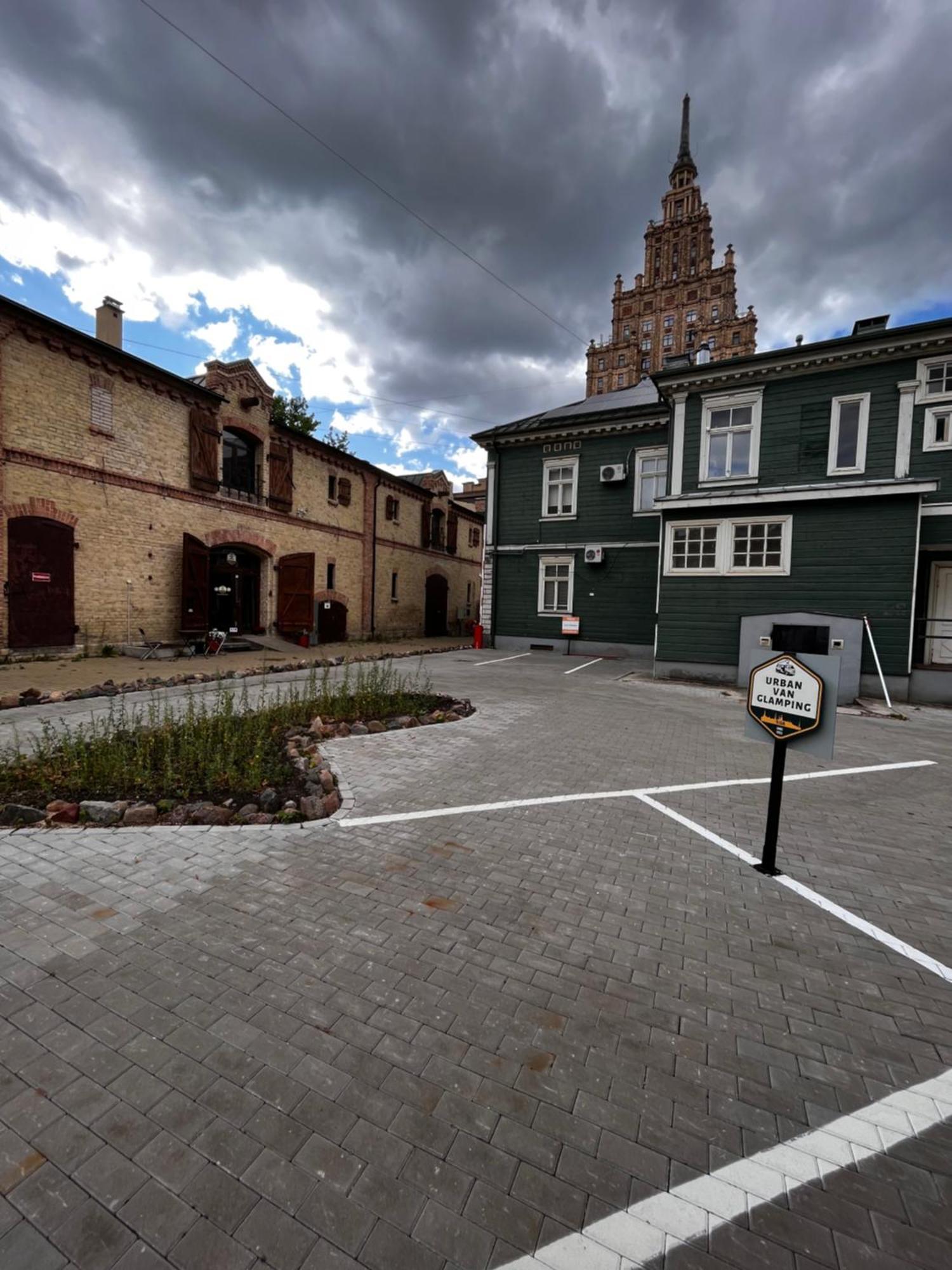 Urban Glamping Hotel *