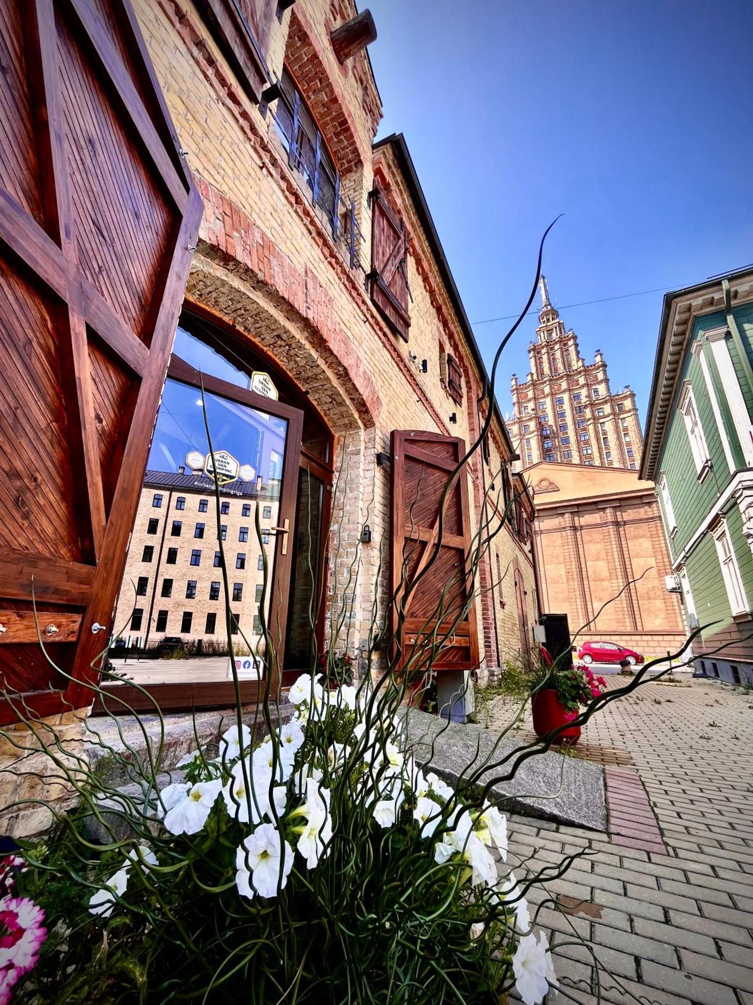 Urban Glamping Hotel