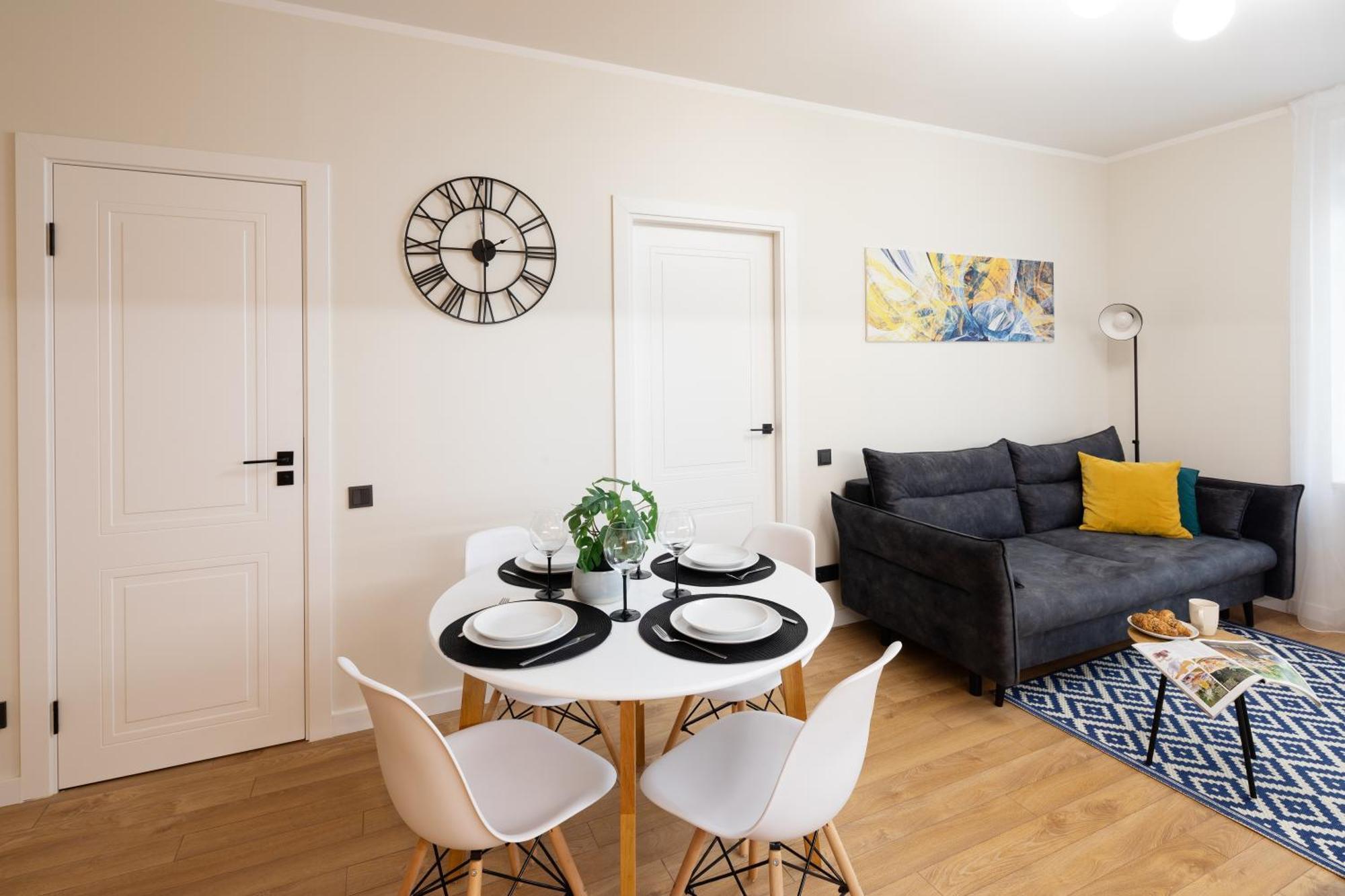 Old Cozy One Bedroom Apartment