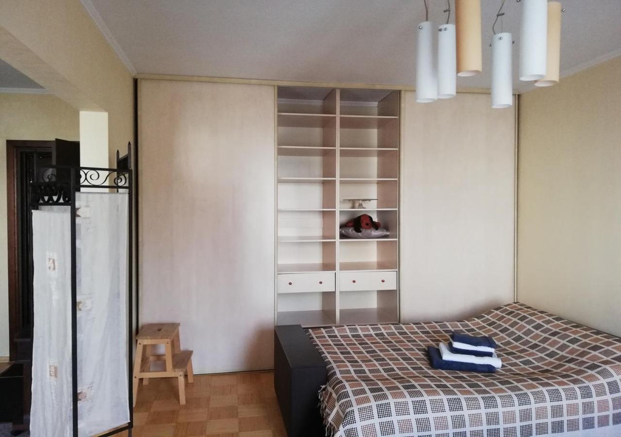 15 Minutes From The And Center 7 Minutes From The Airport *