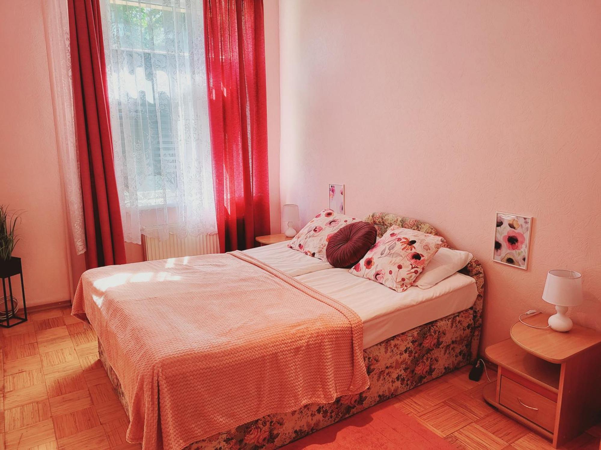 Cozy, Spacious Gertruda Self Chek In 20 Min To Old With Car 5 Min * Riika