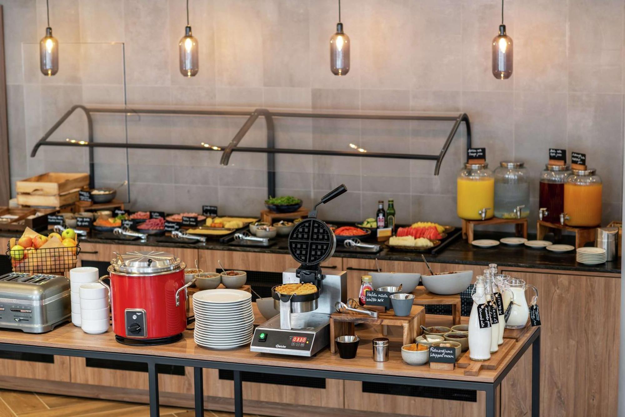 Hilton Garden Old Town Hotel 4*