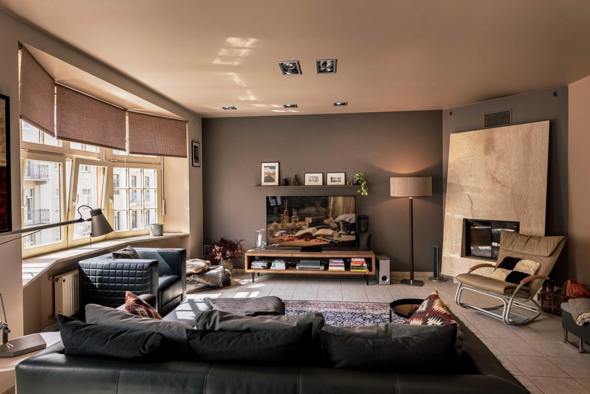 Spacious 2-story Apt. W/ Terrace - 280 M2 Căn hộ