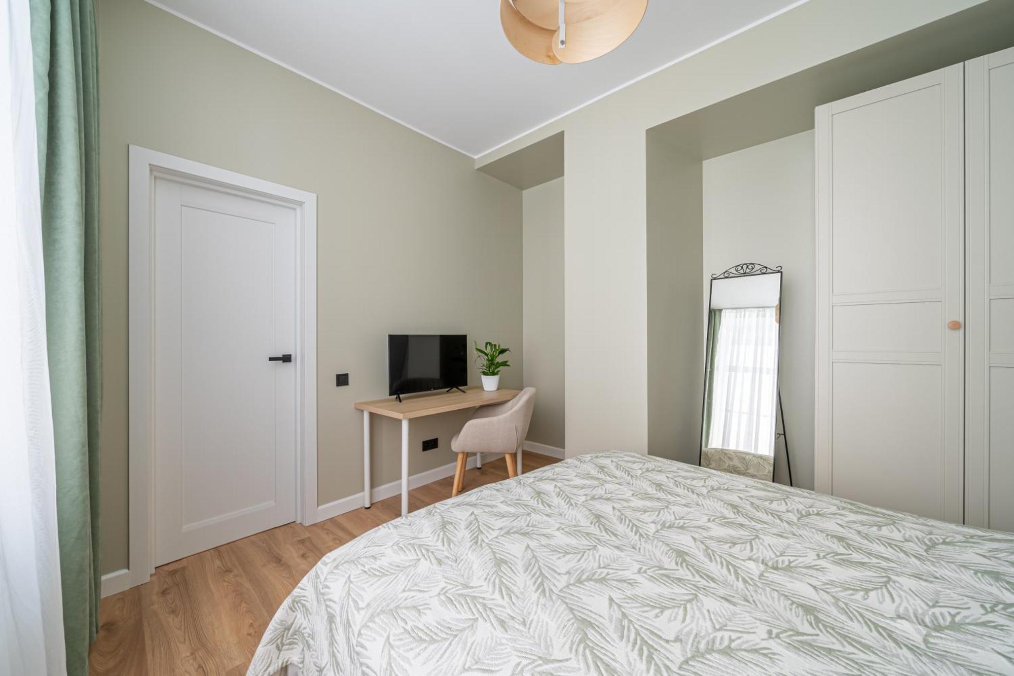 Huoneisto Spacious 1-bedroom In The Heart Of Old Town *