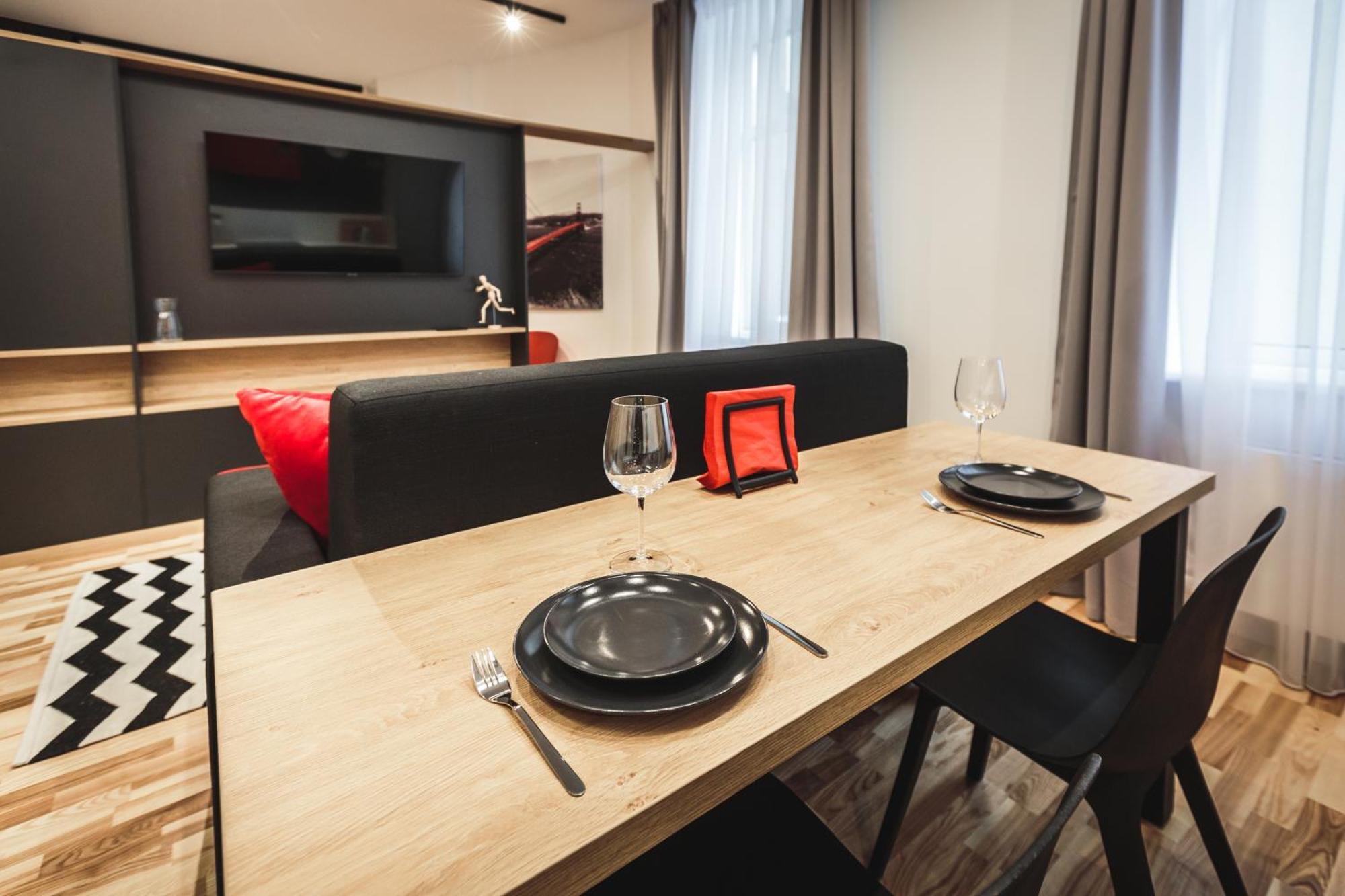 Harmony- Brand New & Cozy Very Center Of Apartment *