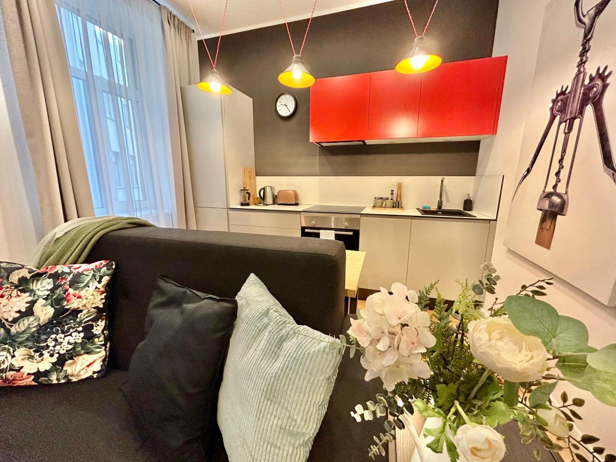 Harmony- Brand New & Cozy Very Center Of Apartment *