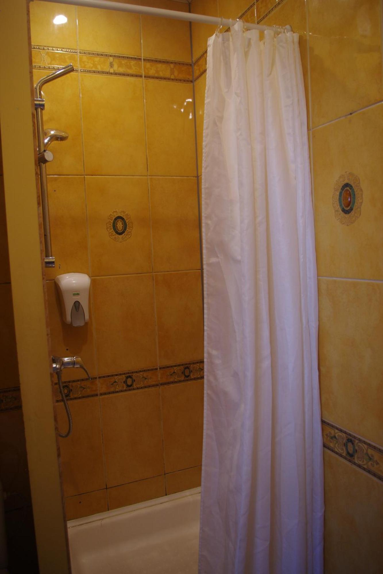 Villand With Free Private Parking And Self Check In Guest house Riga