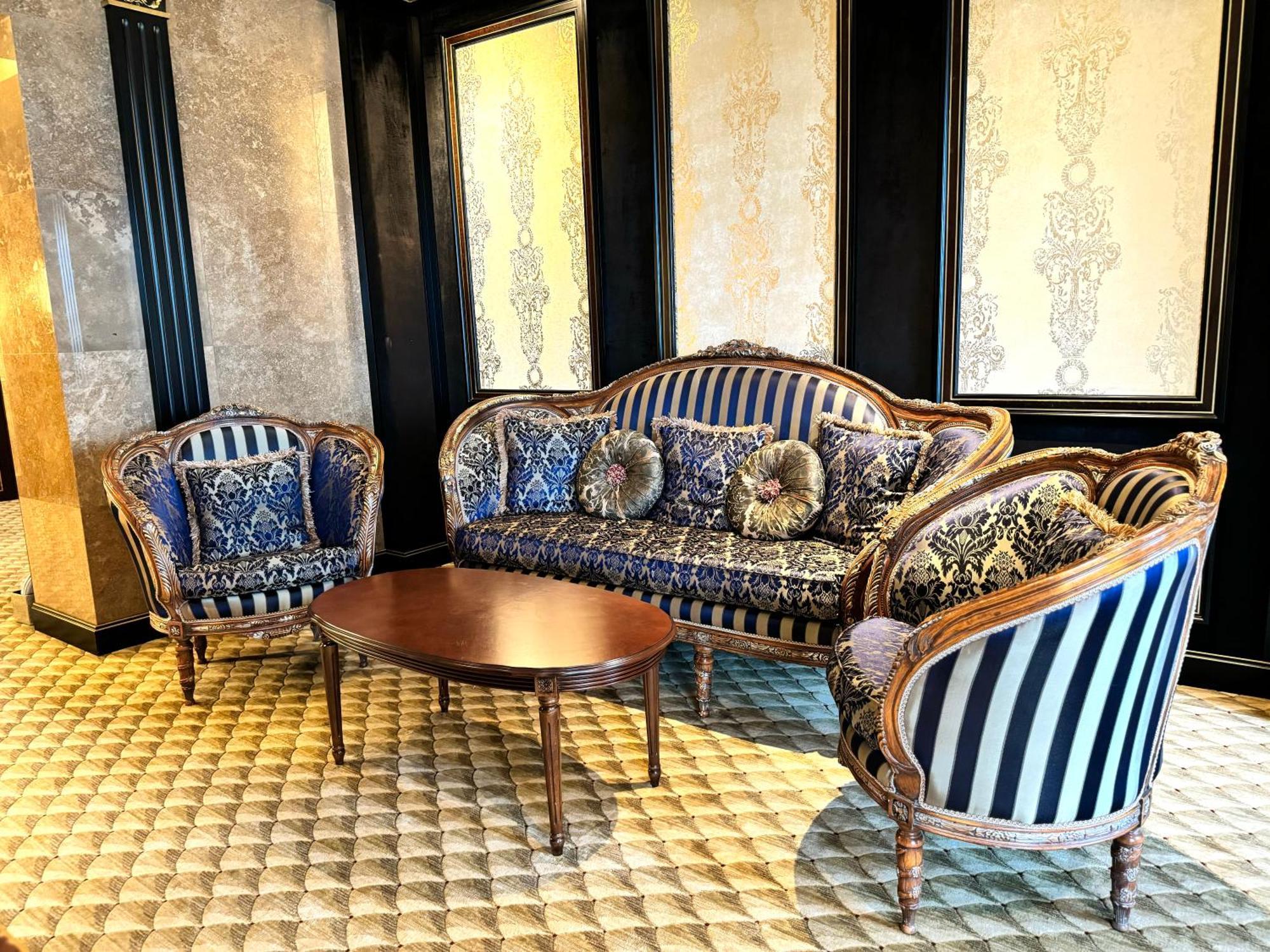 Royal & Hotel 5*