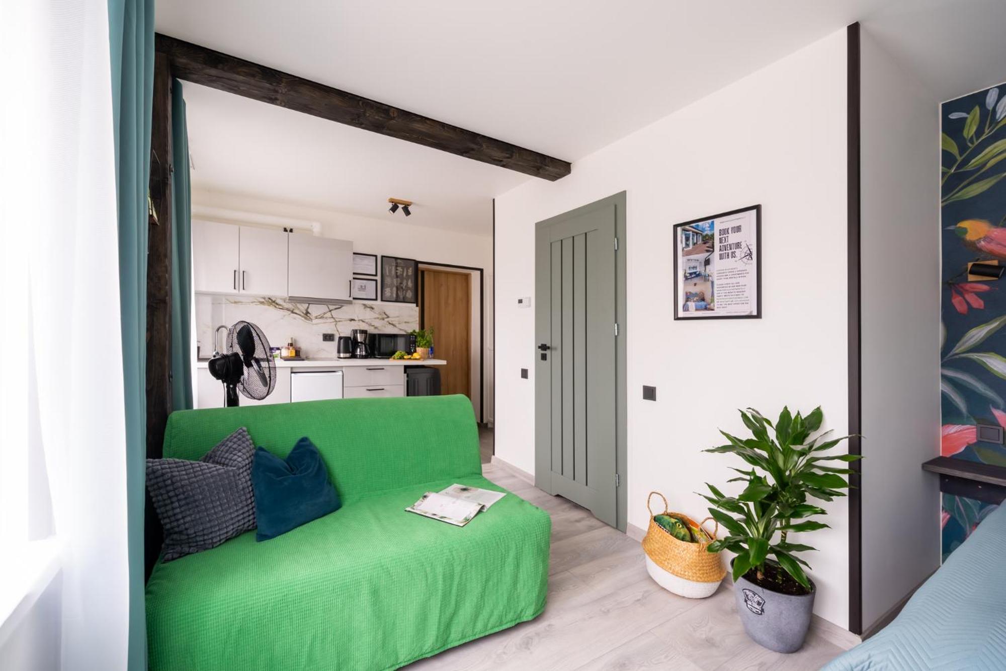 Garden & Private Parking With Playground Dzīvoklis *