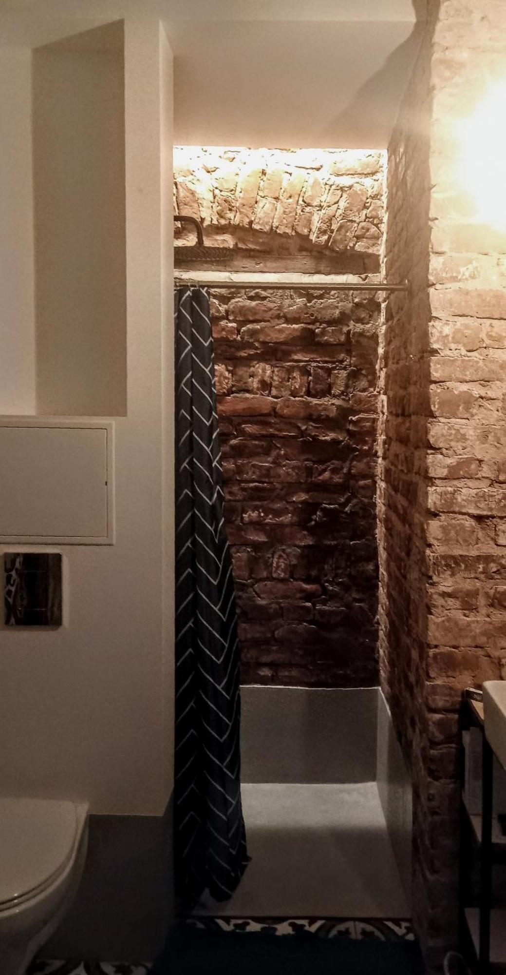 Unique Design, Hype Location! Apartment