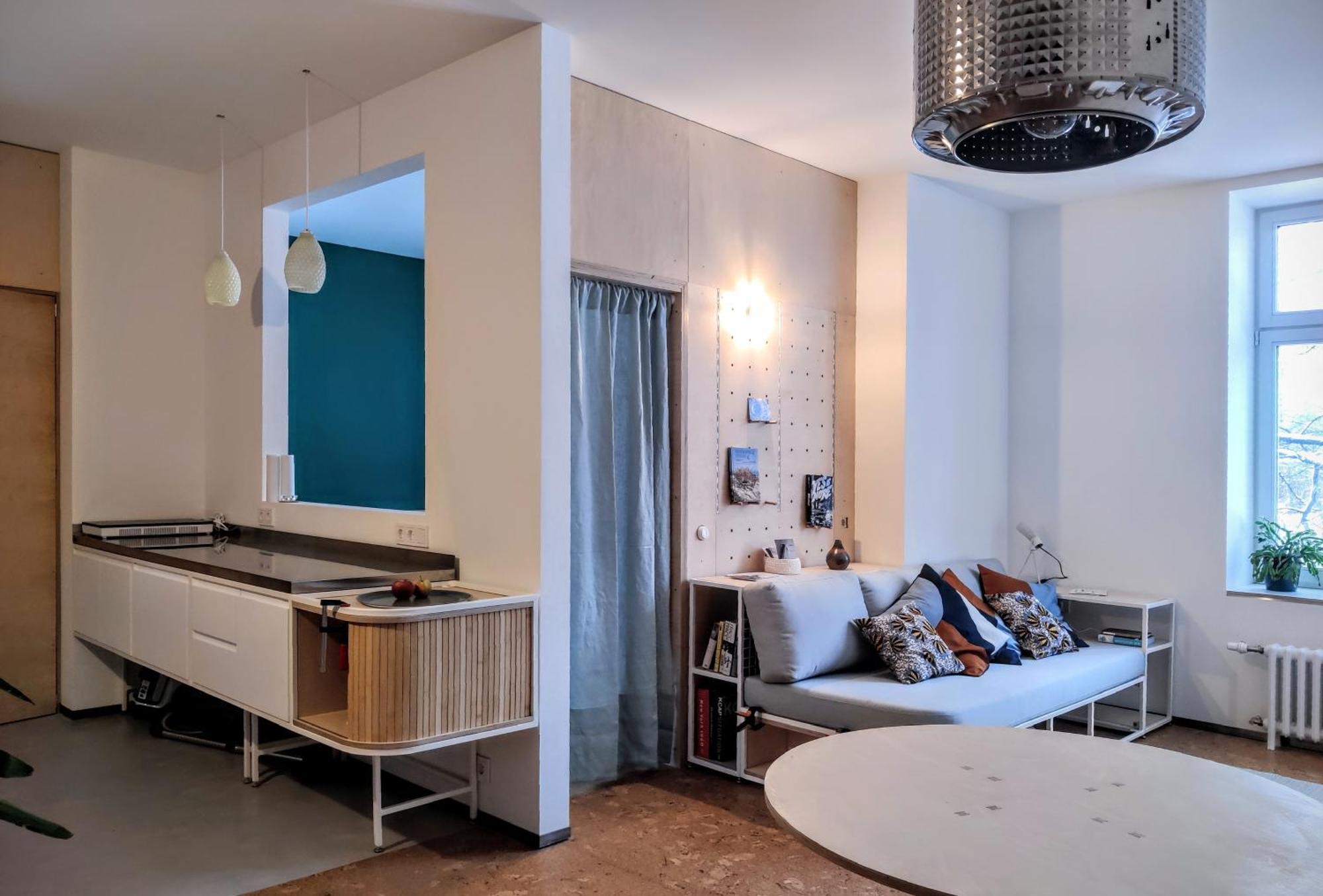 Apartment Unique Design, Hype Location! *