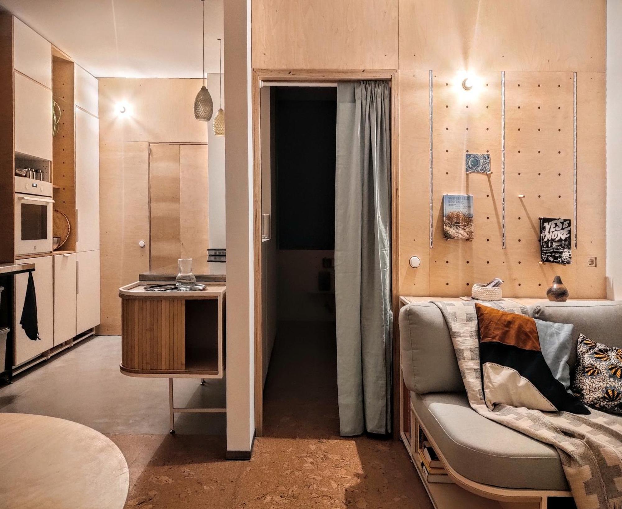 Apartment Unique Design, Hype Location! *