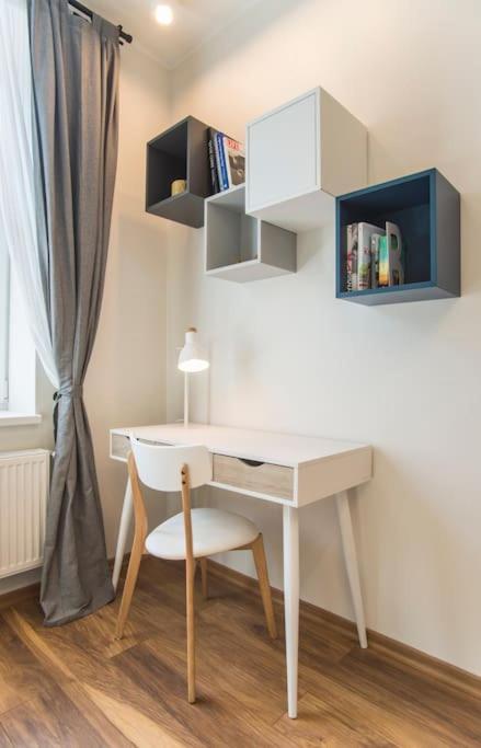 Design Apartment, 2 En-suite - Very * Riga