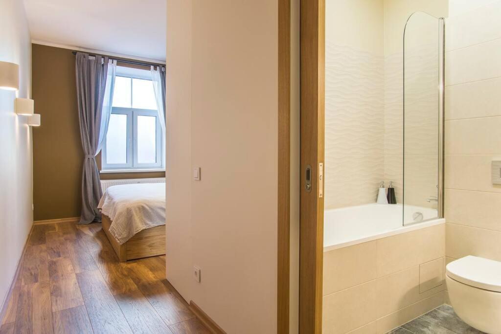 Apartment Design Apartment, 2 En-suite - Very *