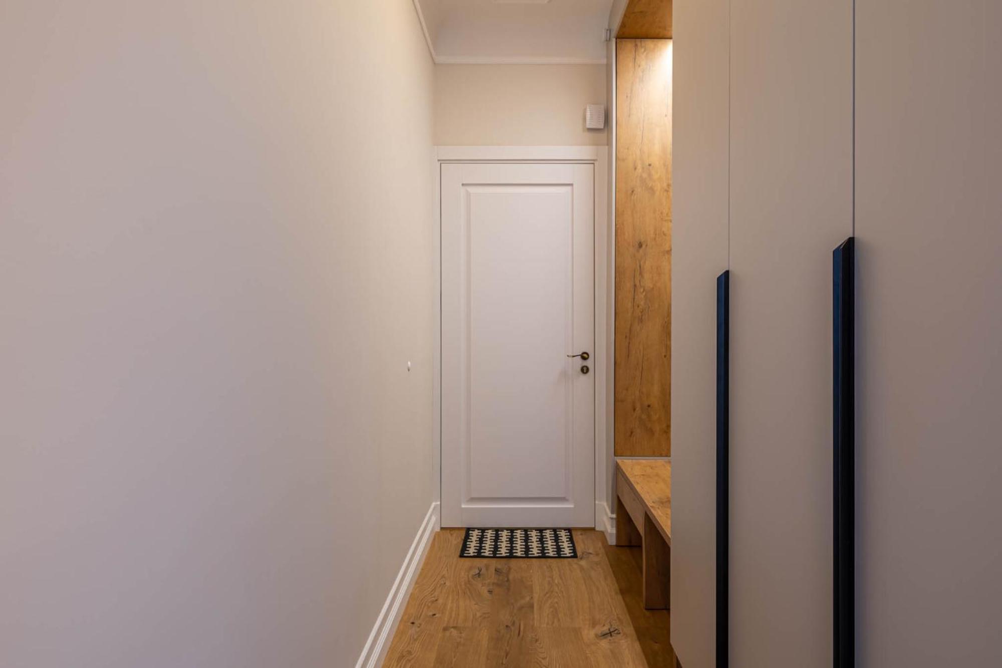 Quiet Minimalist By Innorental Apartment *