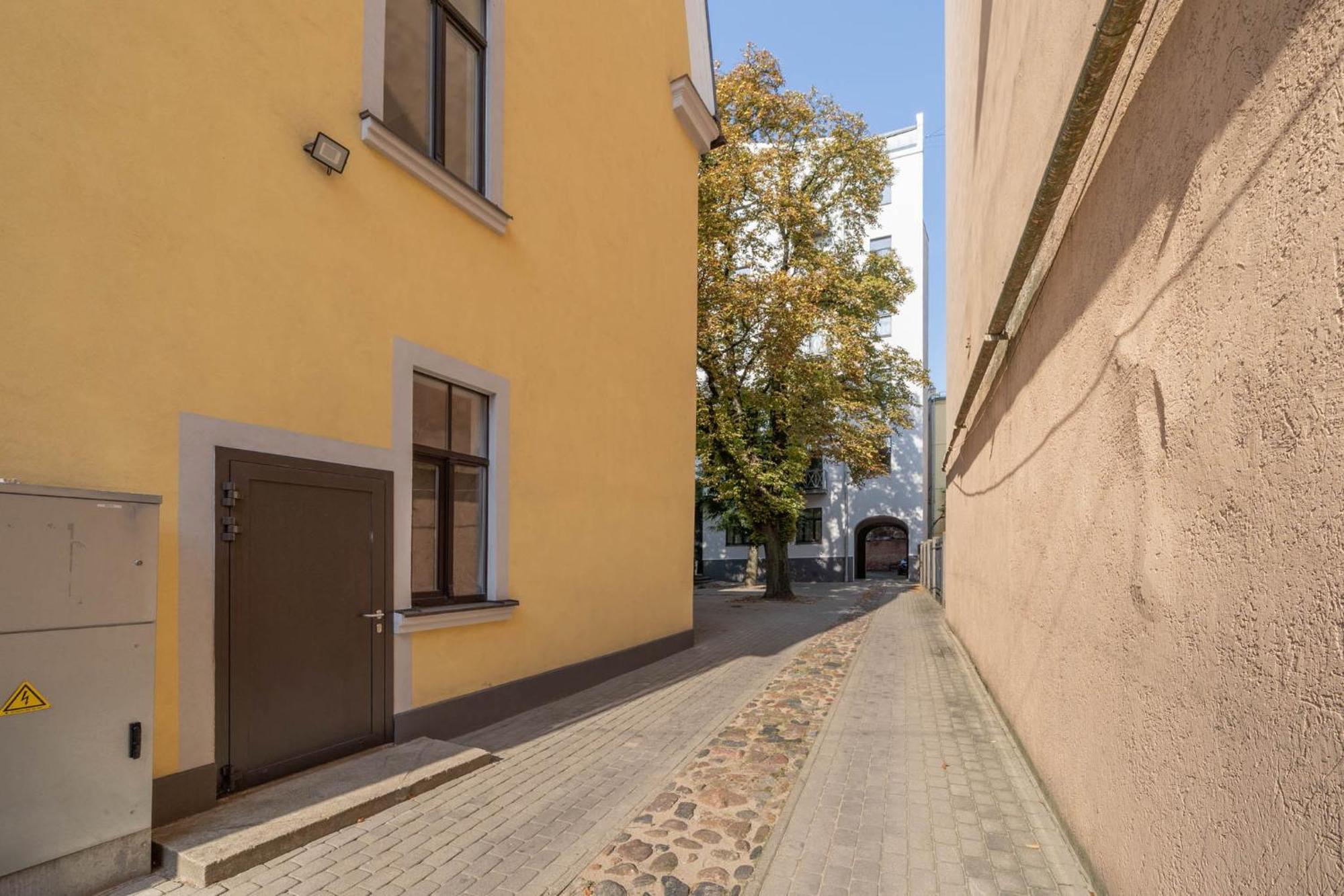 Apartment Quiet Minimalist By Innorental