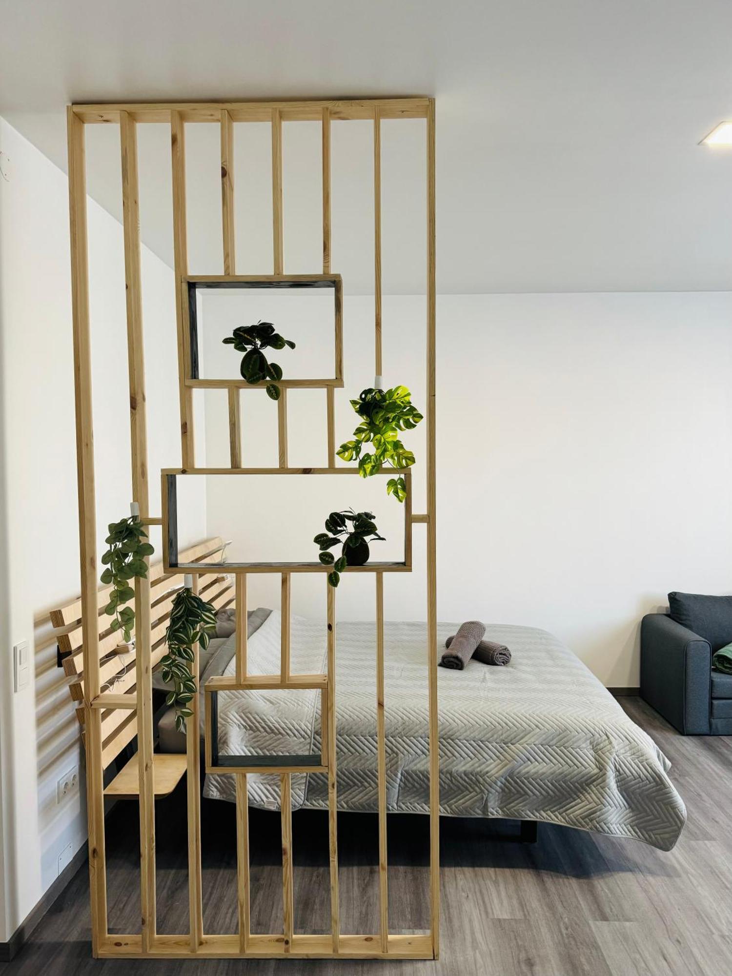 Modern Studio In Apartment *