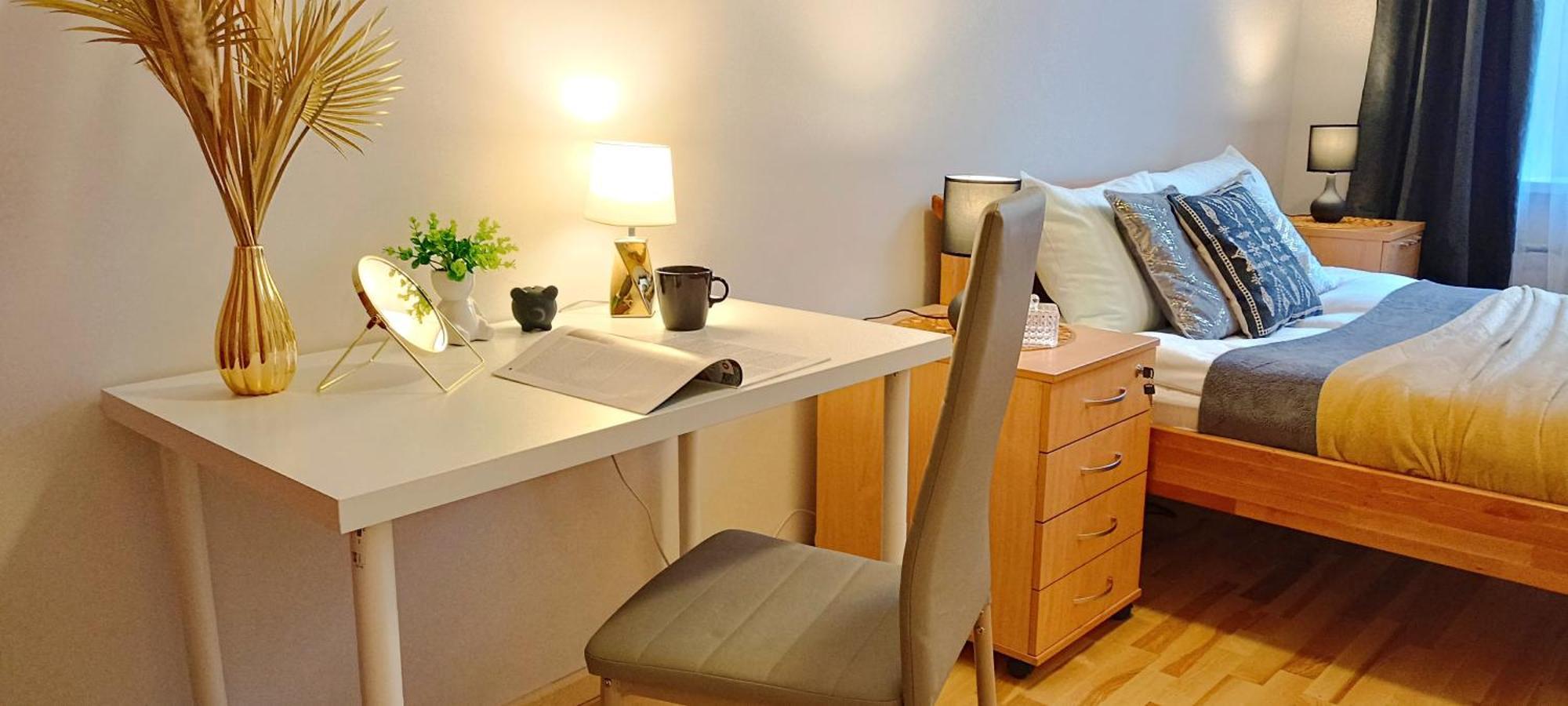 Apartamento Cozy & Bright 1 Bedroom With Park Nearby - Free Parking, Riga, Up To 5 Guests *